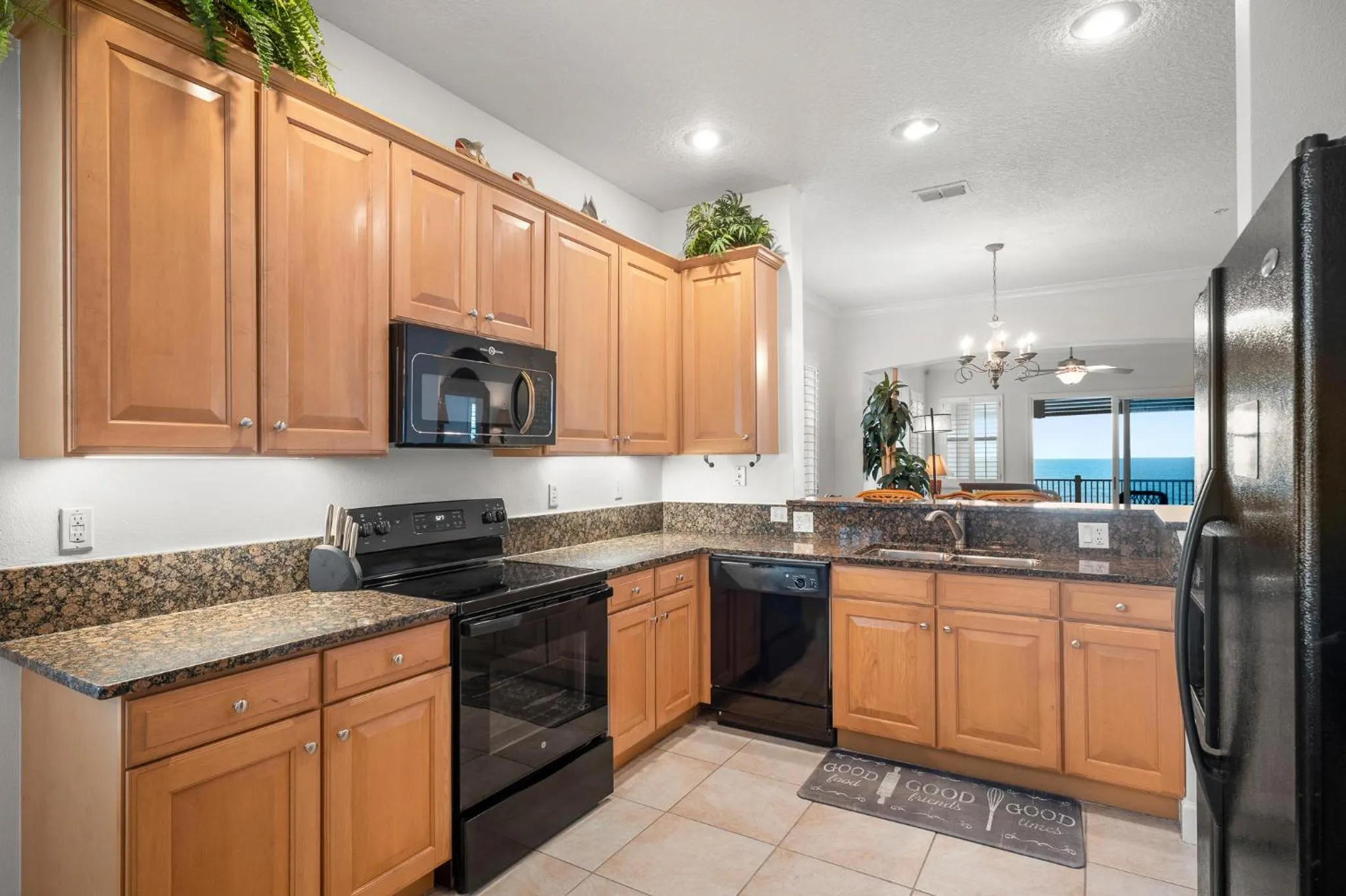 Kitchen or kitchenette in 851 Cinnamon Beach