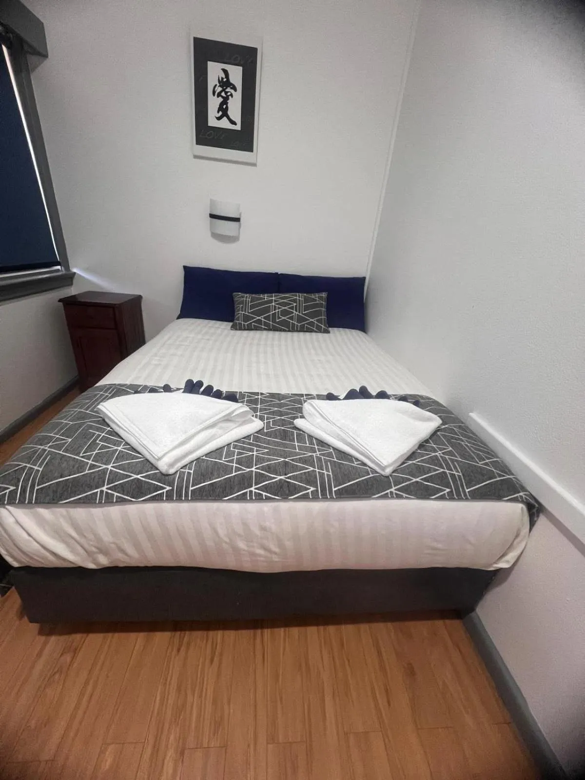 Shower, Bed in Coonamble Motel