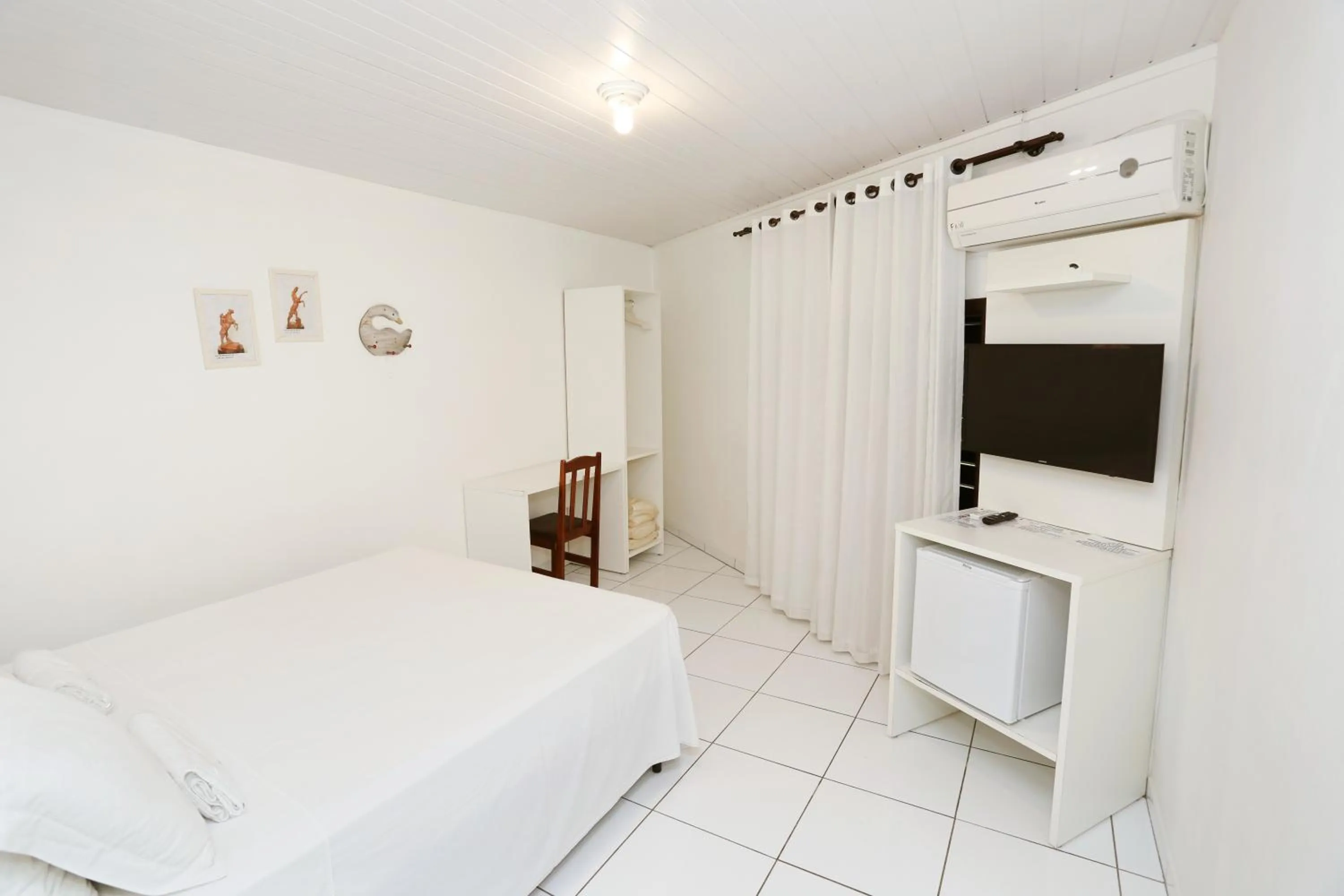 TV and multimedia, Bed in Pousada Oma Helga