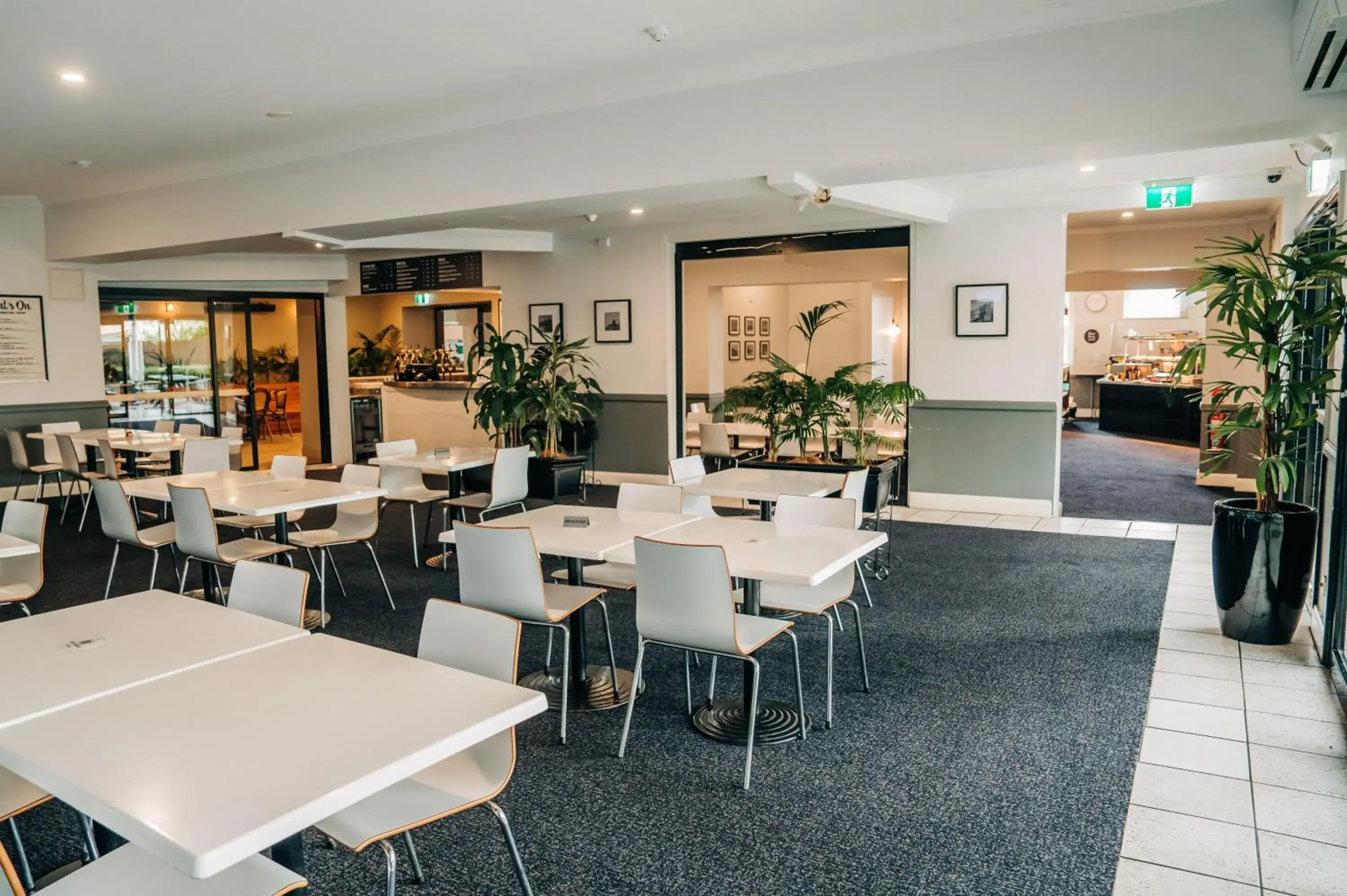 Restaurant/places to eat in The Sunnyside Tavern, Broadmeadow Restaurant/places to eat in The Sunnyside Tavern, Broadmeadow