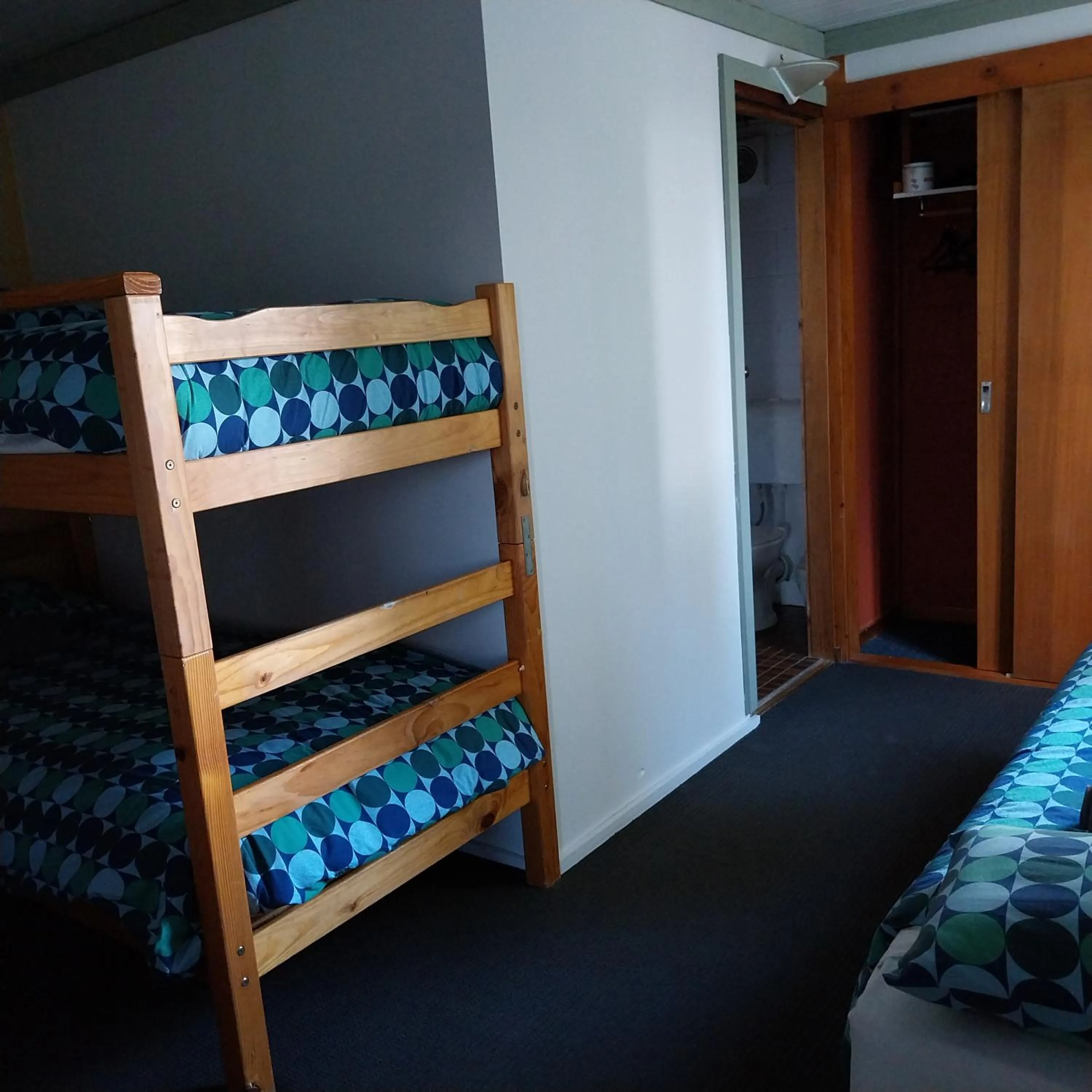 bunk bed, Bed in Chalet Jindabyne