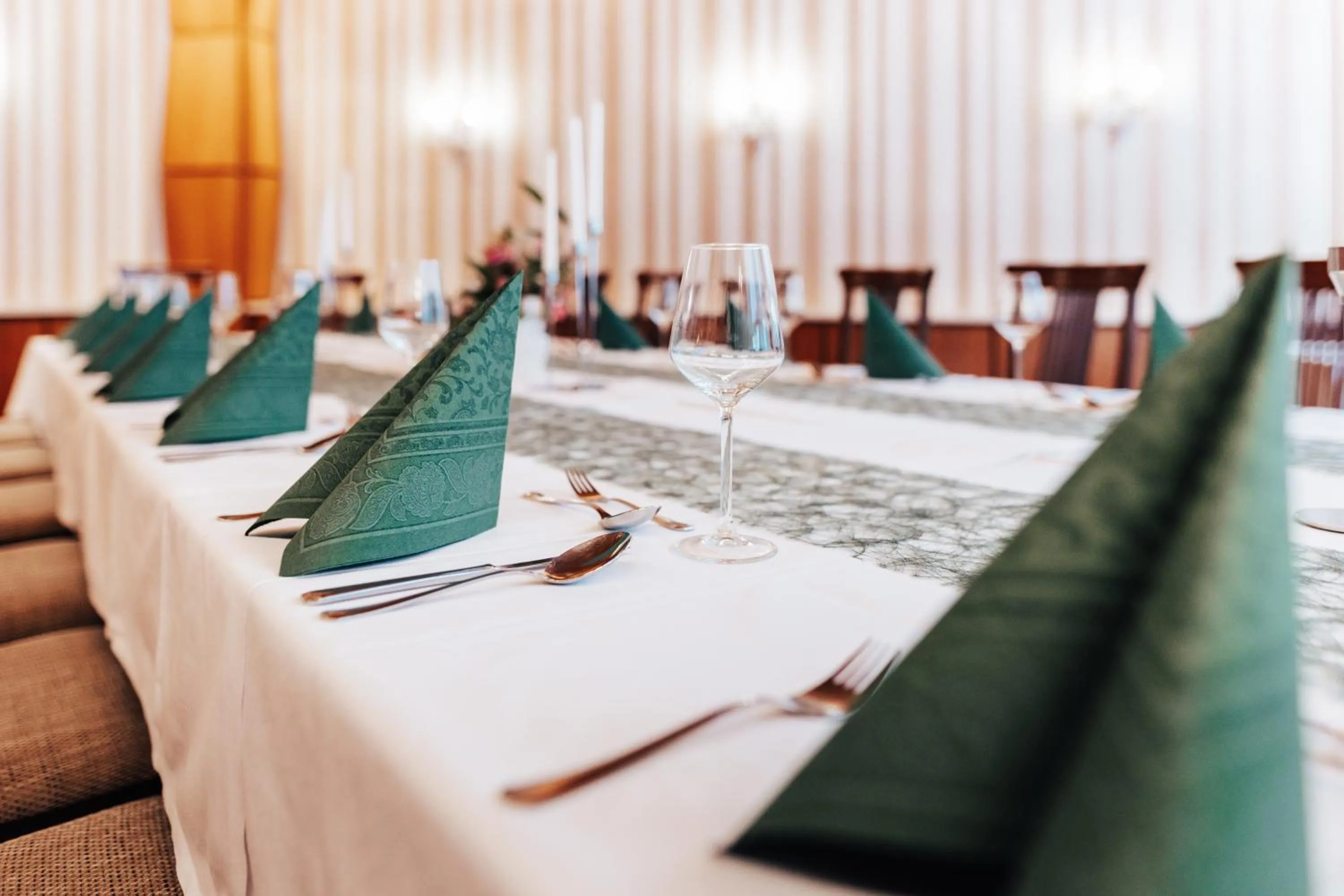 Restaurant/places to eat in Hotel Am Schlossberg