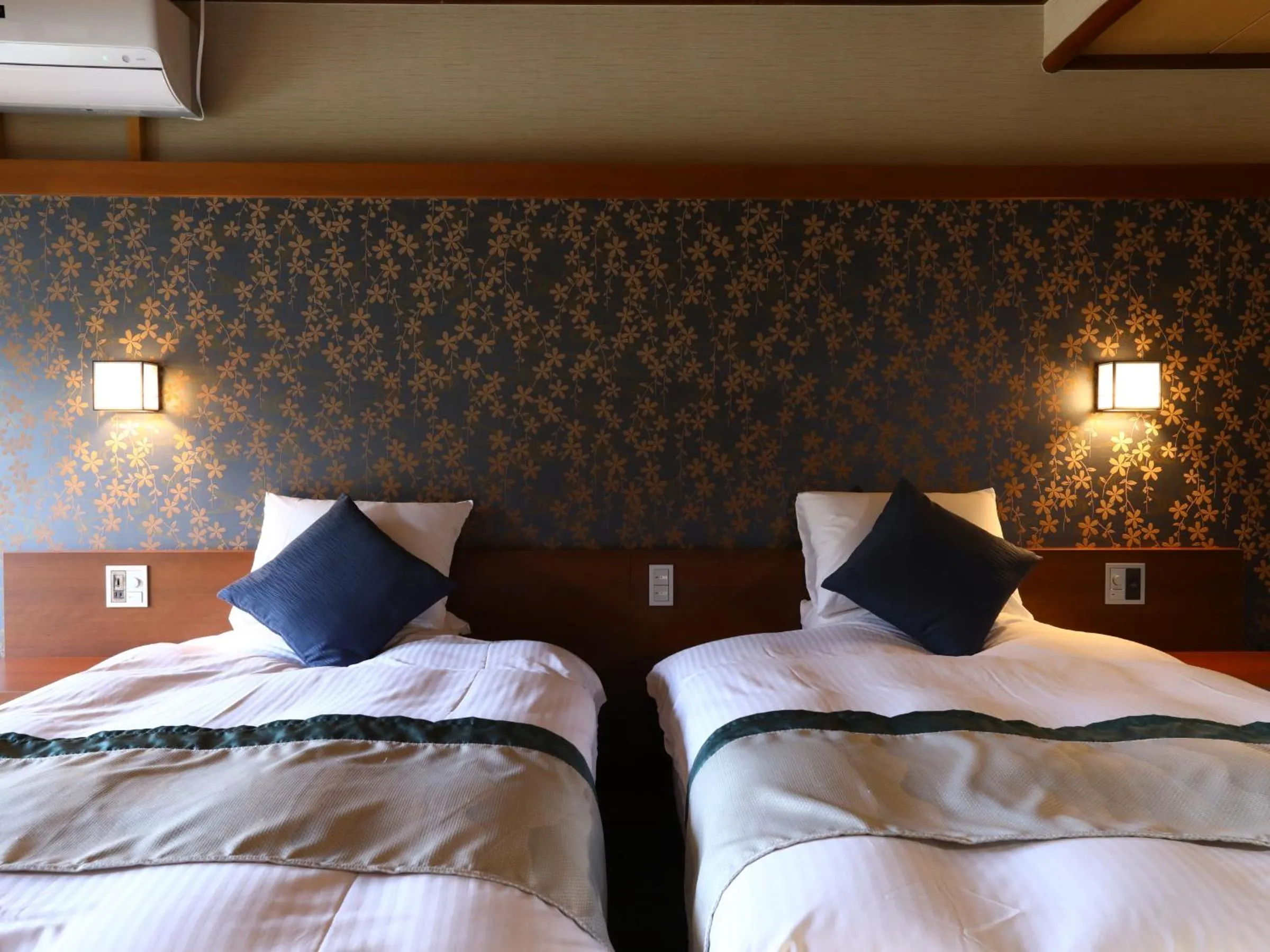 Photo of the whole room, Bed in Umiakari