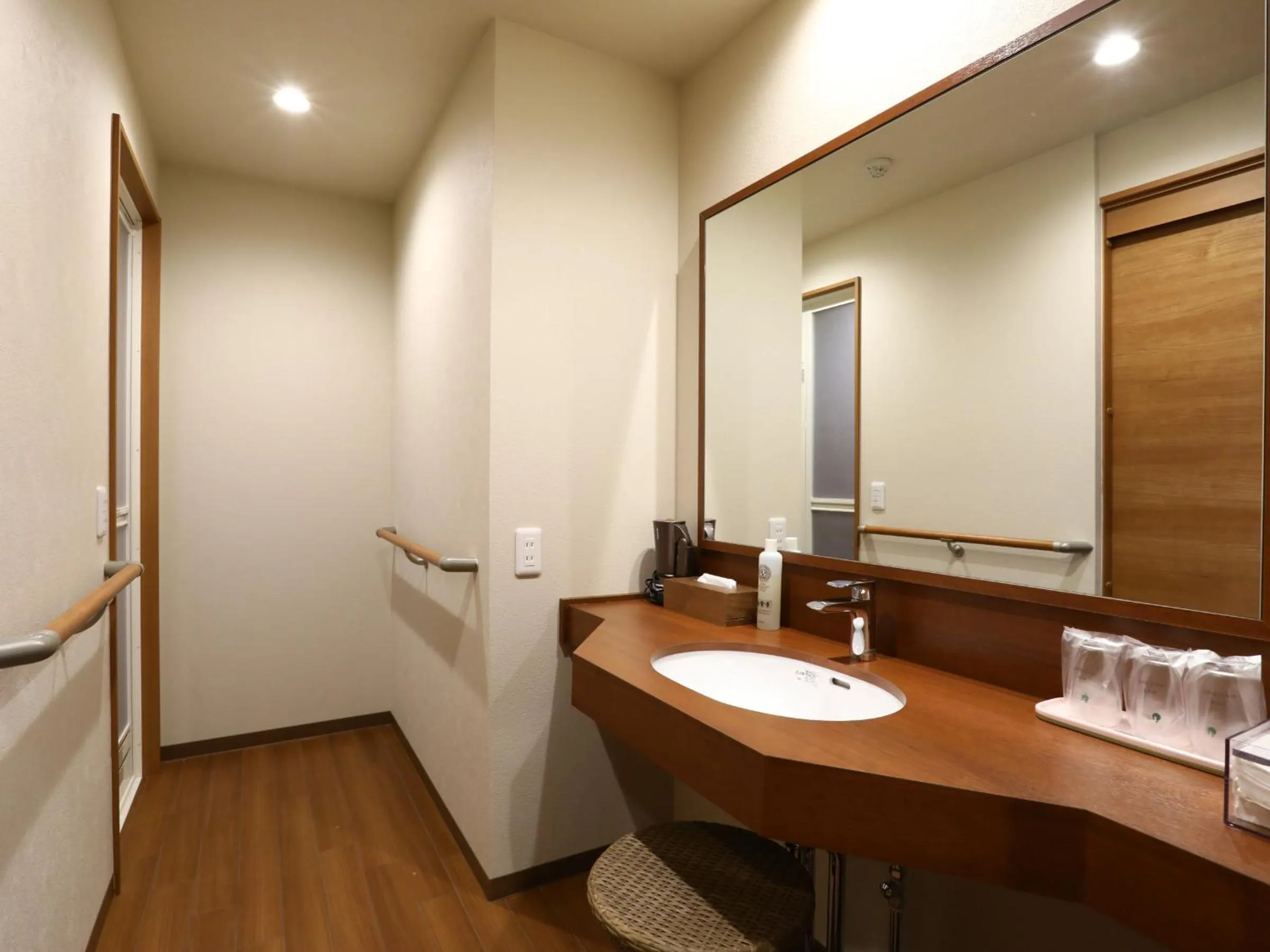 Photo of the whole room in Umiakari