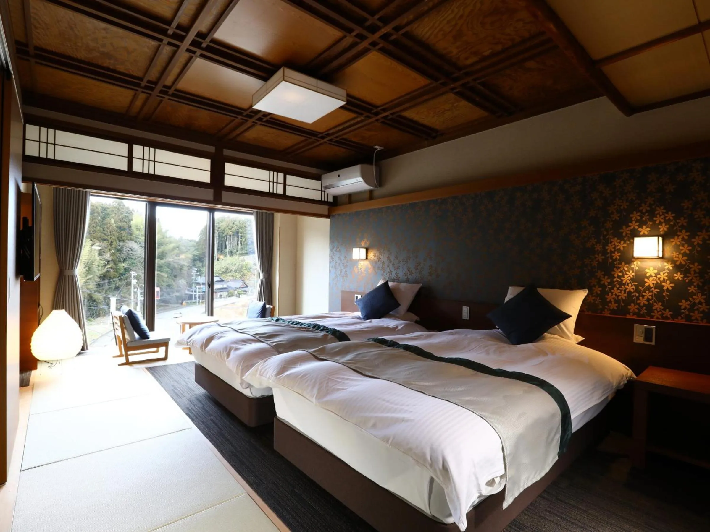Photo of the whole room, Bed in Umiakari