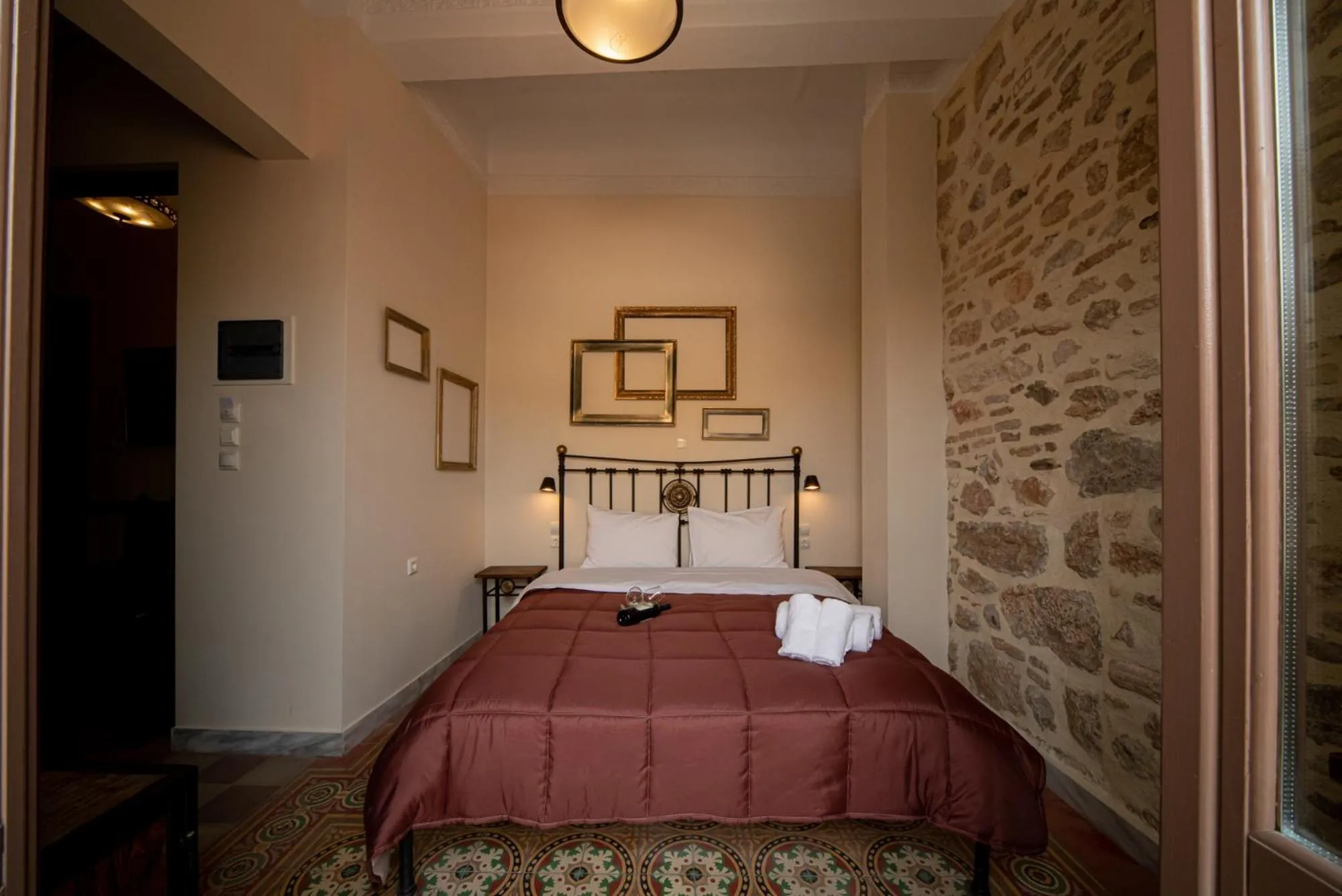 Bed in Beautiful City Suites