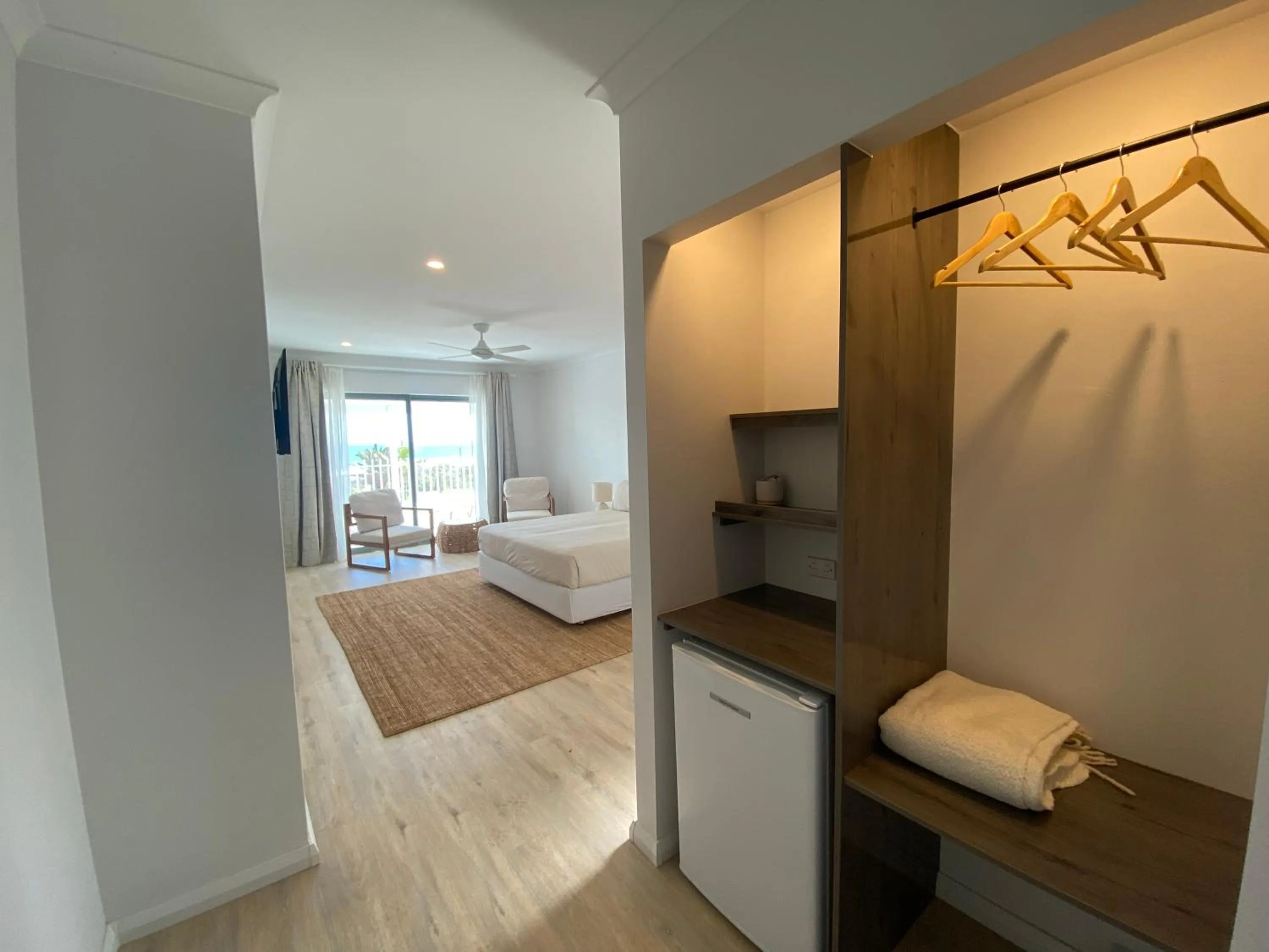 Bedroom, Bed in The African Reef