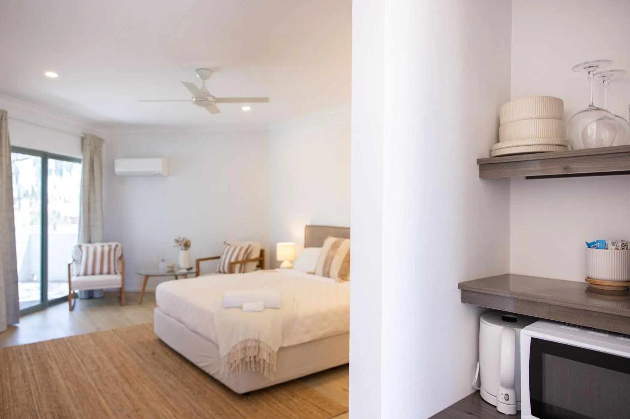 Bed in The African Reef