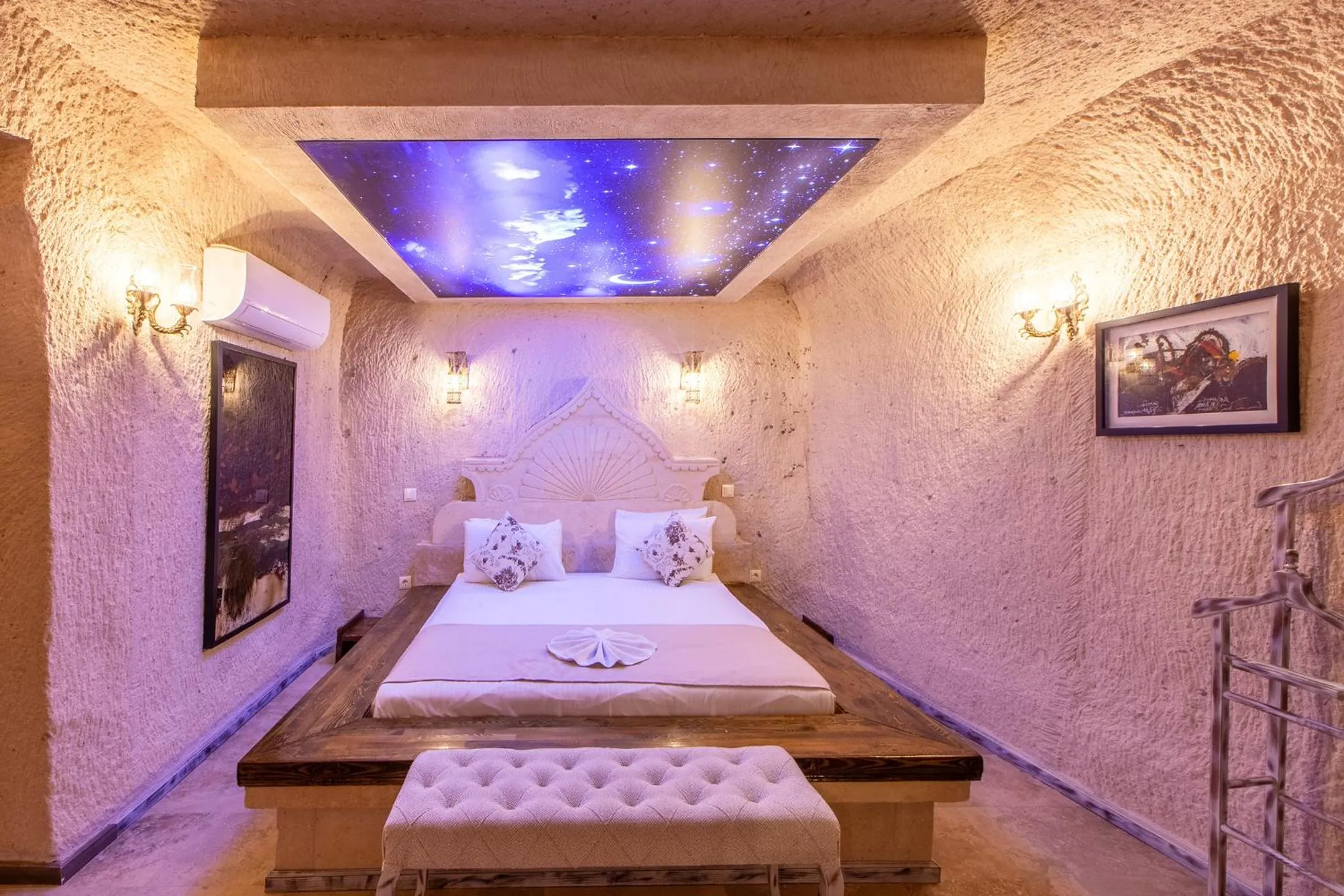 Bed in Karlık Cave Suite Cappadocia