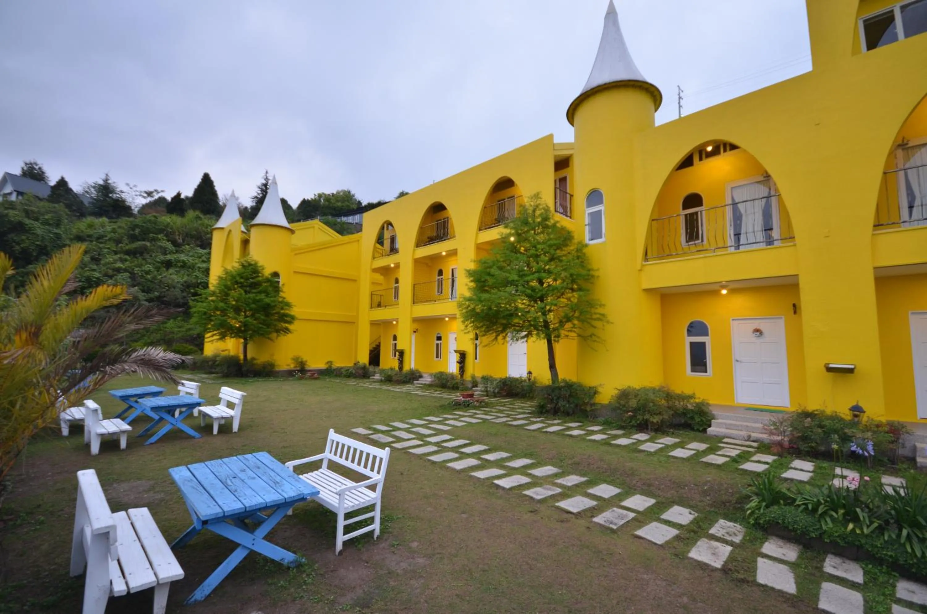 Off site in Cingjing Brilliant Twins of Seattle