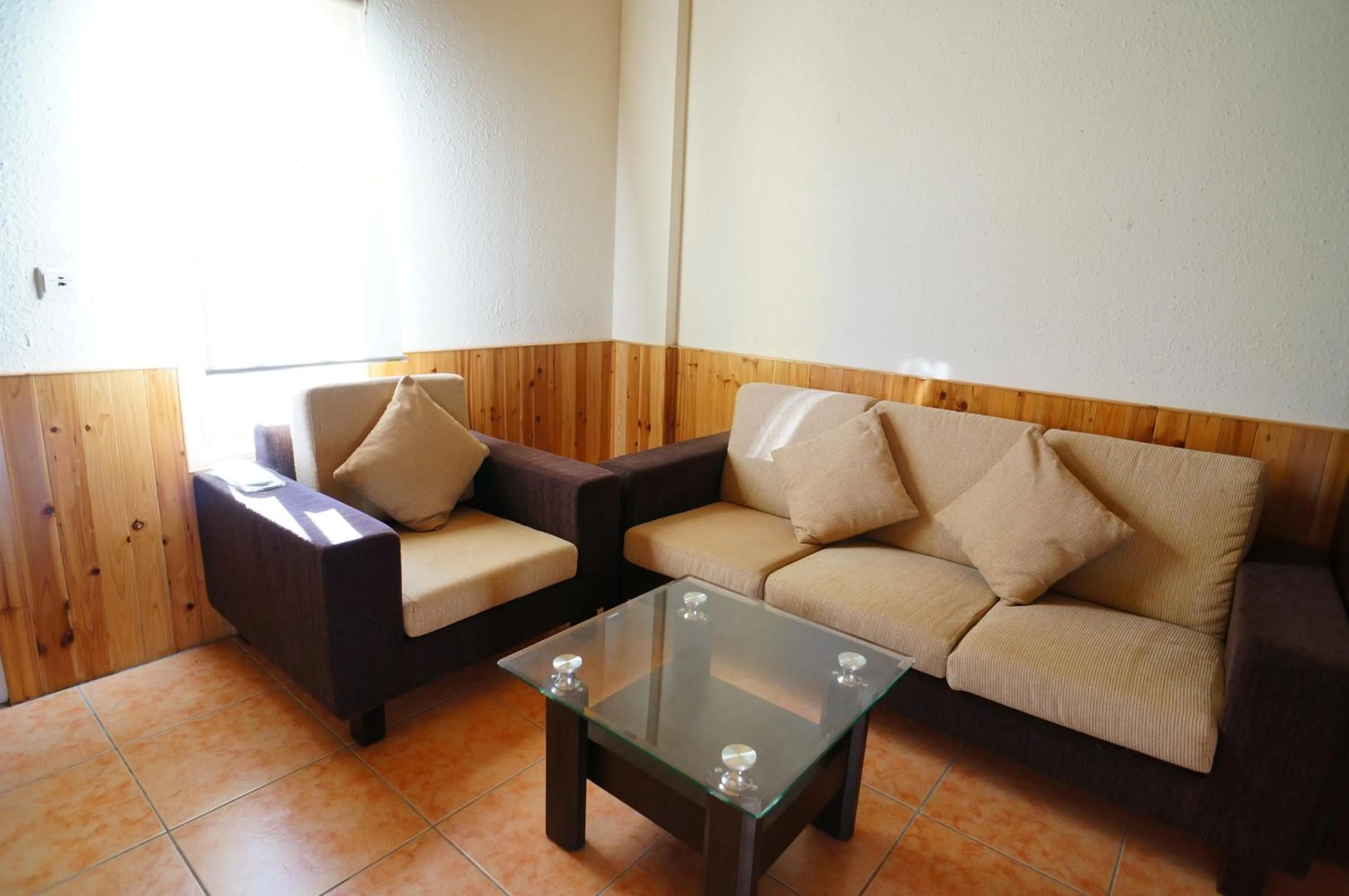 Living room in Cingjing Brilliant Twins of Seattle