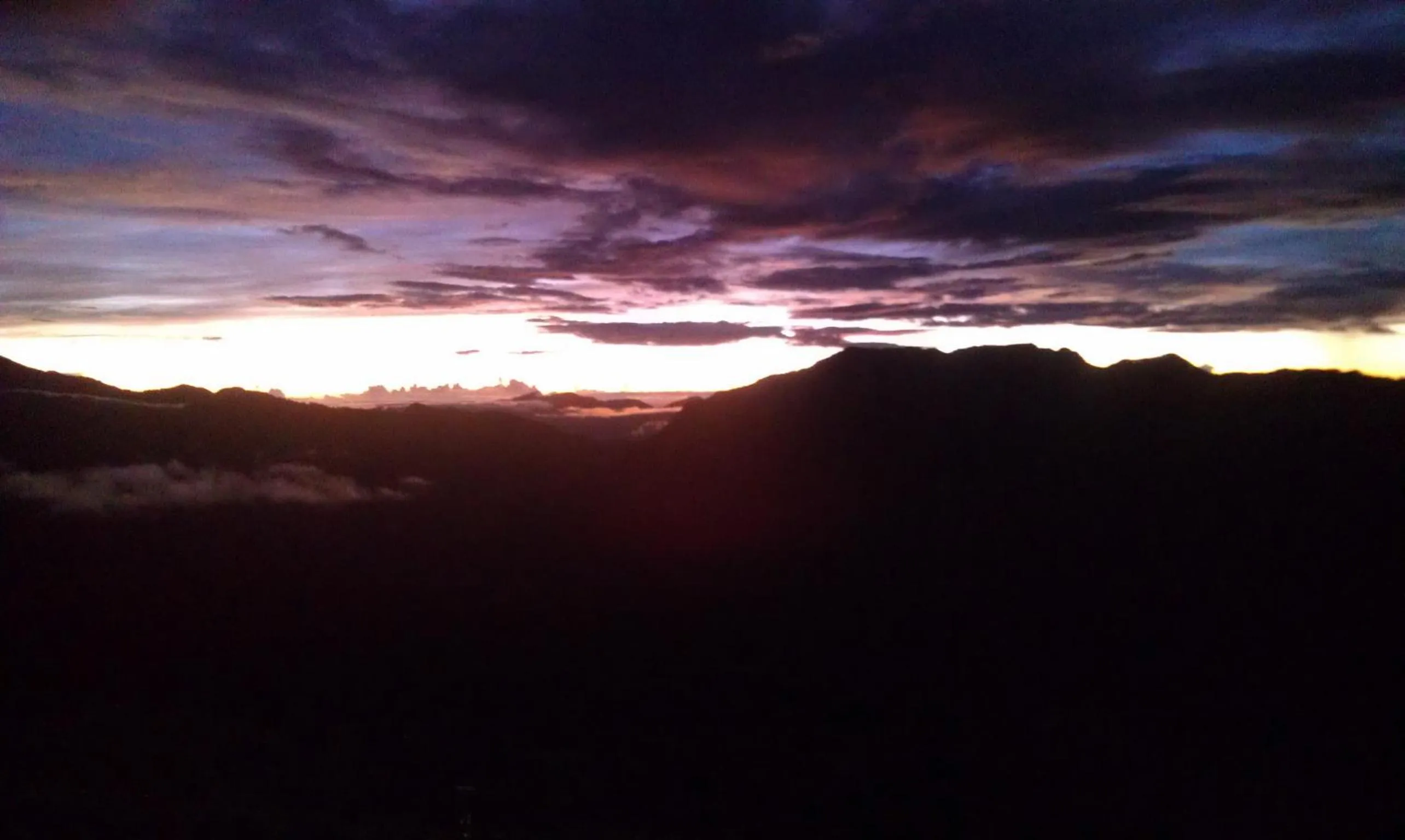 Sunrise in Cingjing Brilliant Twins of Seattle