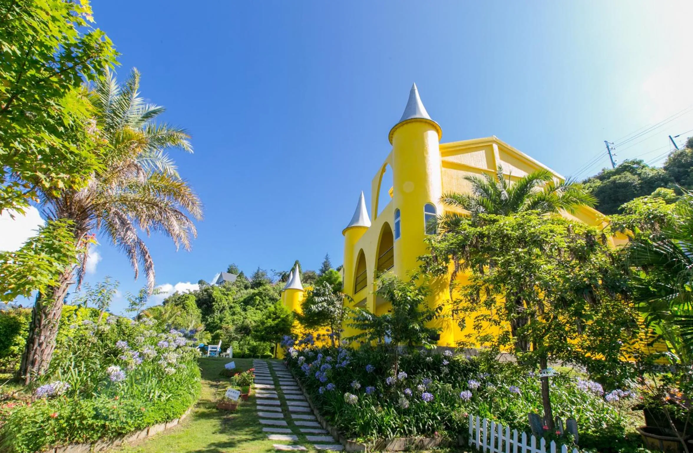 Property building in Cingjing Brilliant Twins of Seattle