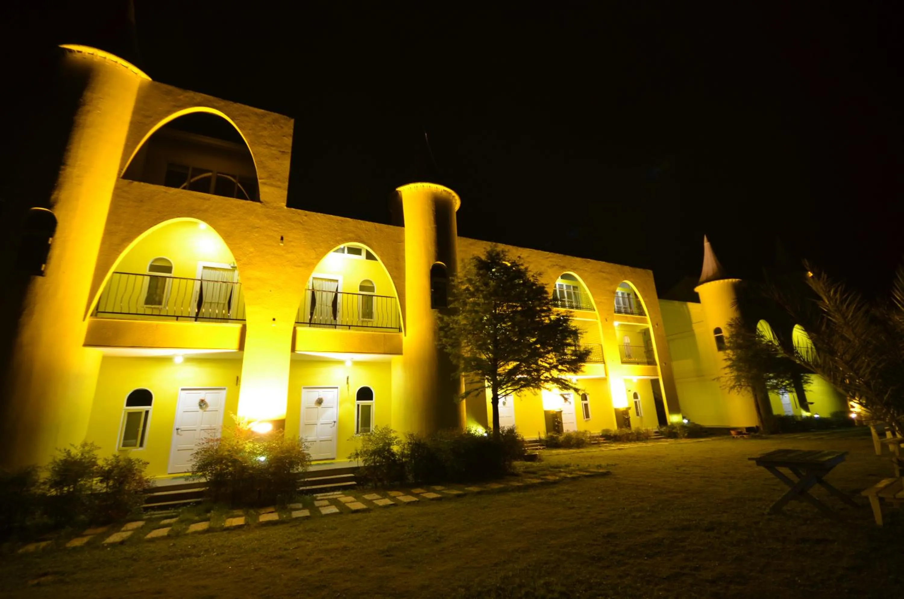 Night in Cingjing Brilliant Twins of Seattle