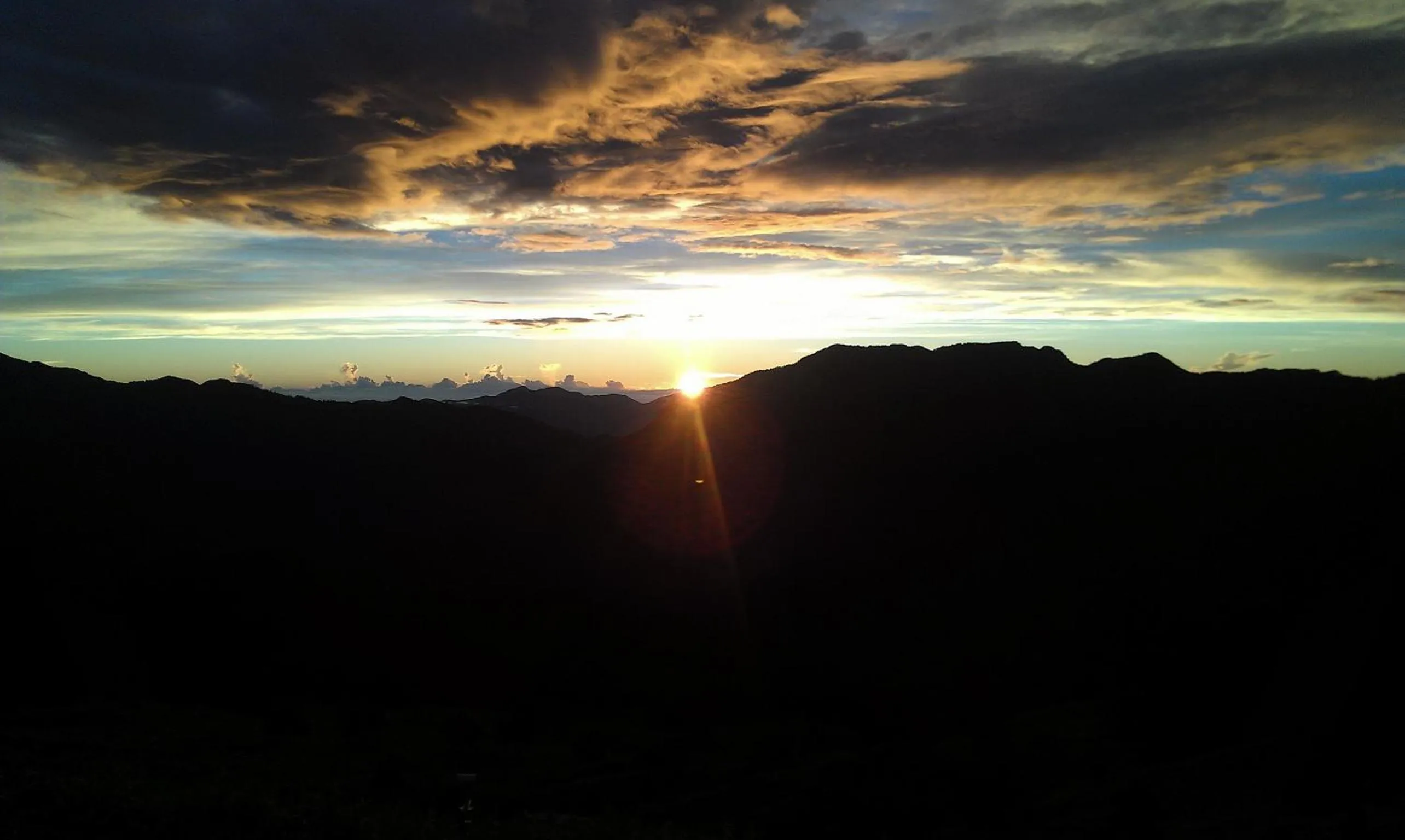 Sunrise in Cingjing Brilliant Twins of Seattle