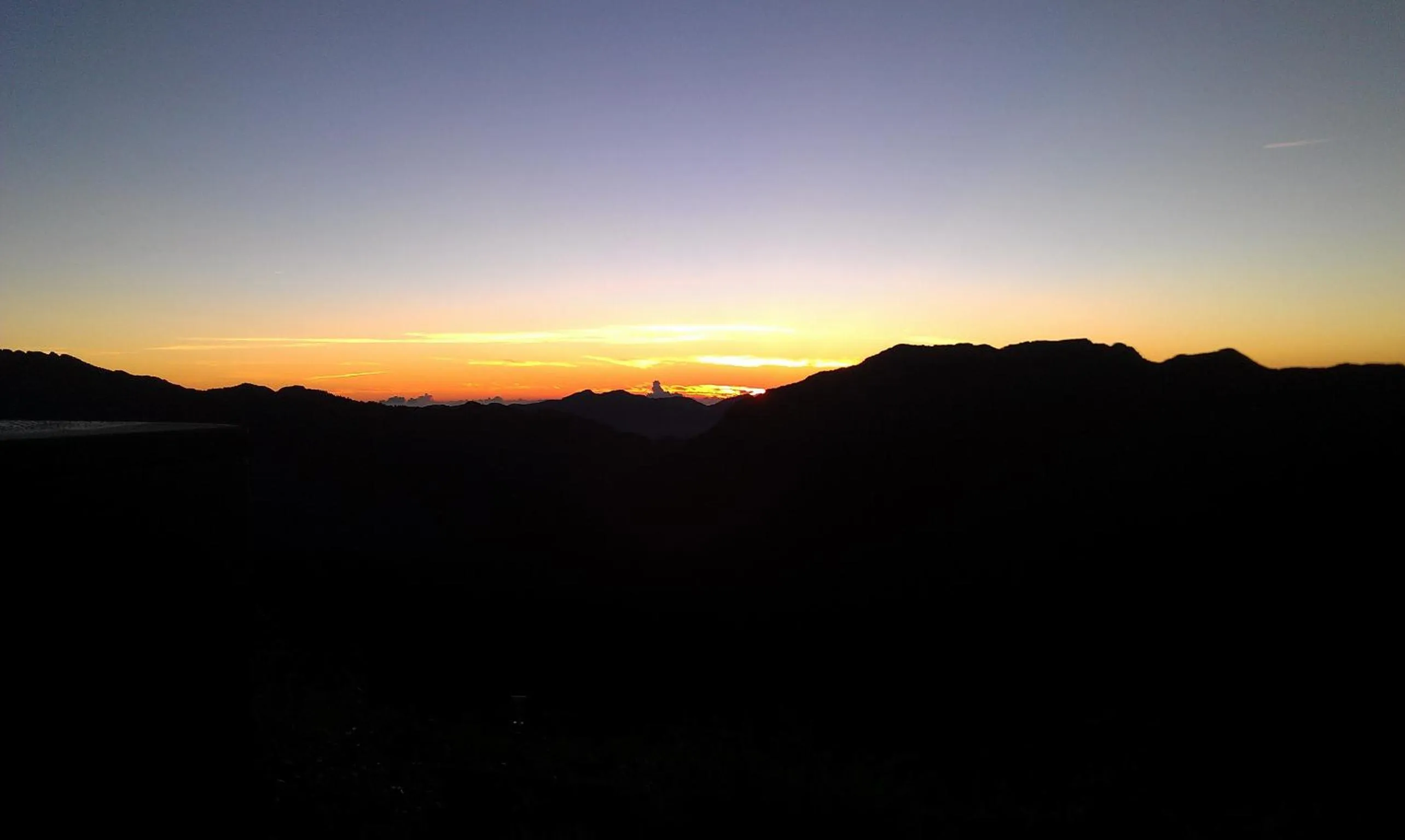 Sunrise in Cingjing Brilliant Twins of Seattle