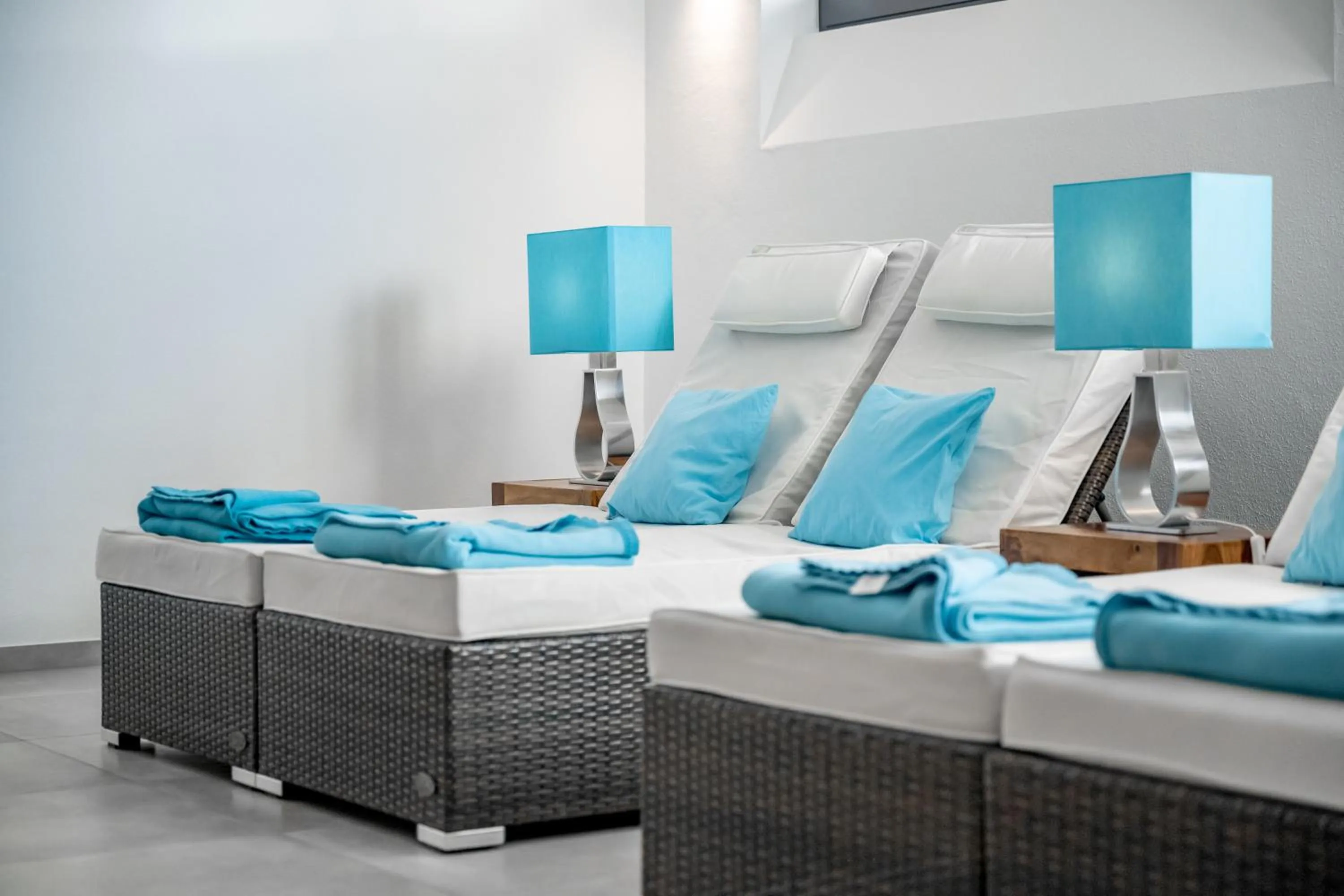 Swimming pool, Bed in Ruhpoldinger Hof - Hotel & Wellness