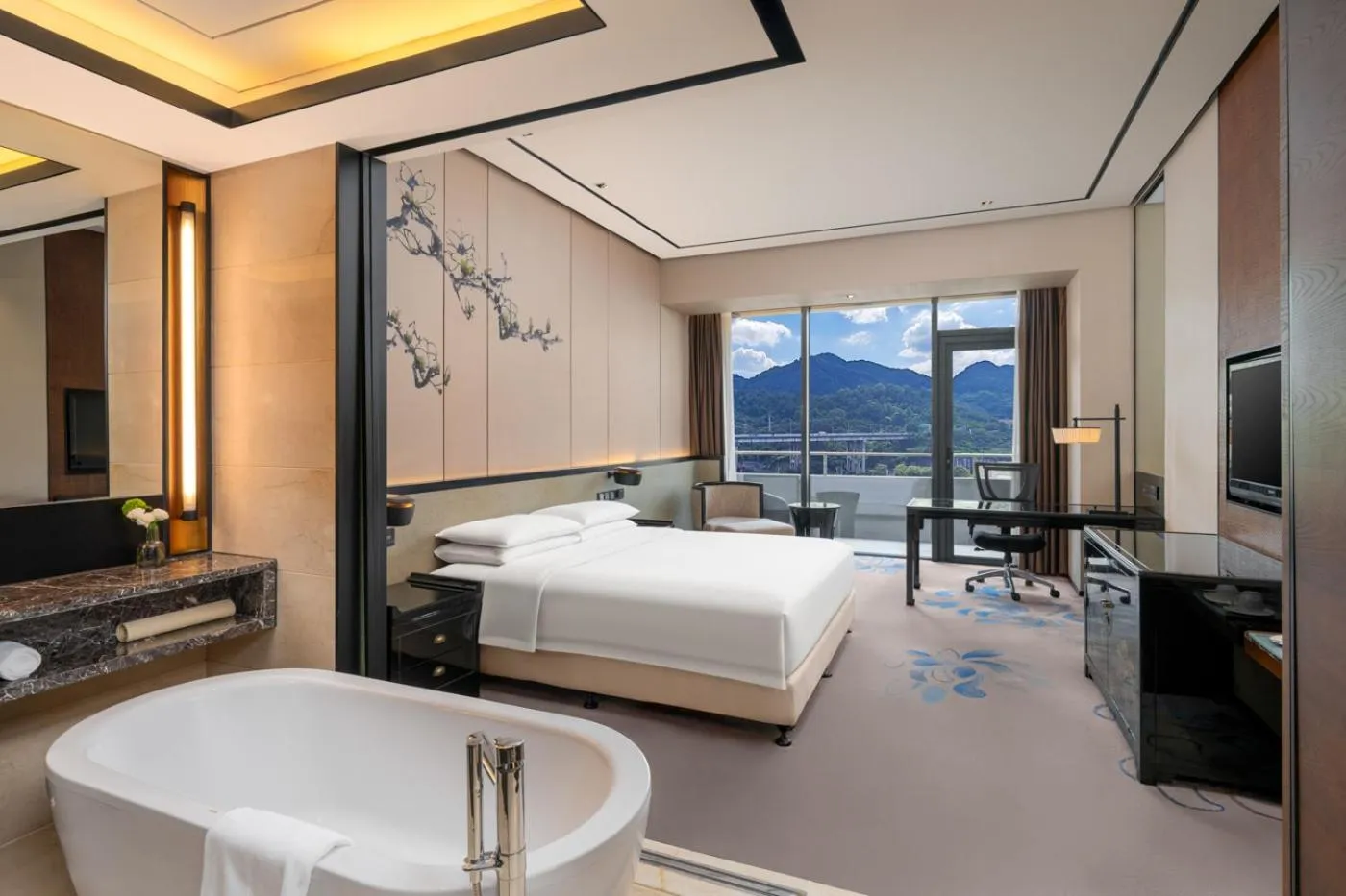 View (from property/room), Bed in Chongqing Ronghui Grand Hotel