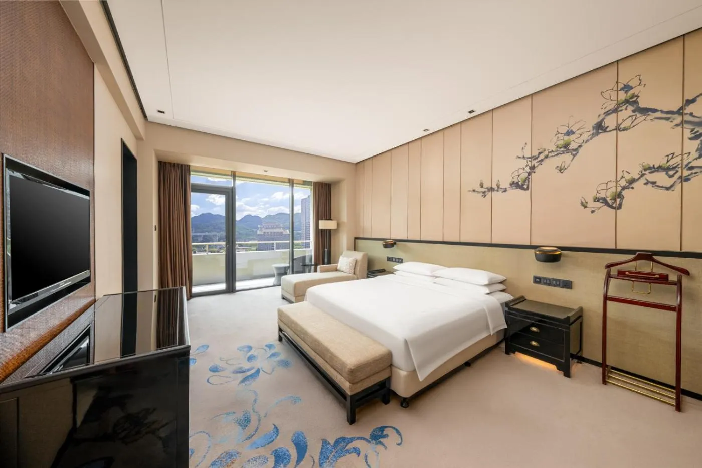 Photo of the whole room, Bed in Chongqing Ronghui Grand Hotel