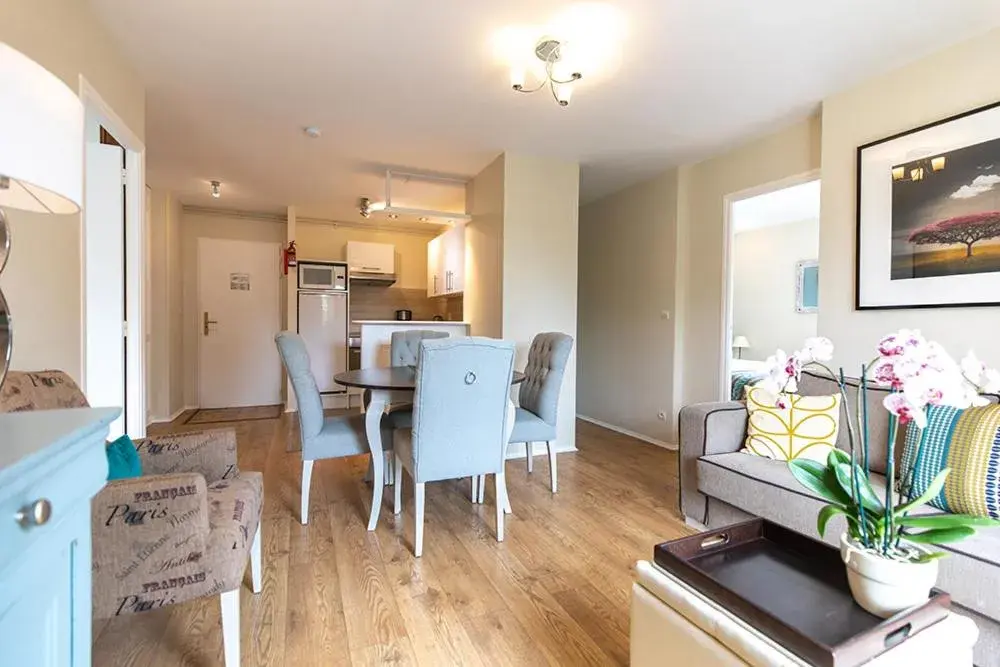 Living room in Club Wyndham Normandy Living room in Club Wyndham Normandy