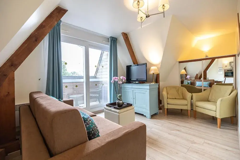 Living room in Club Wyndham Normandy Living room in Club Wyndham Normandy