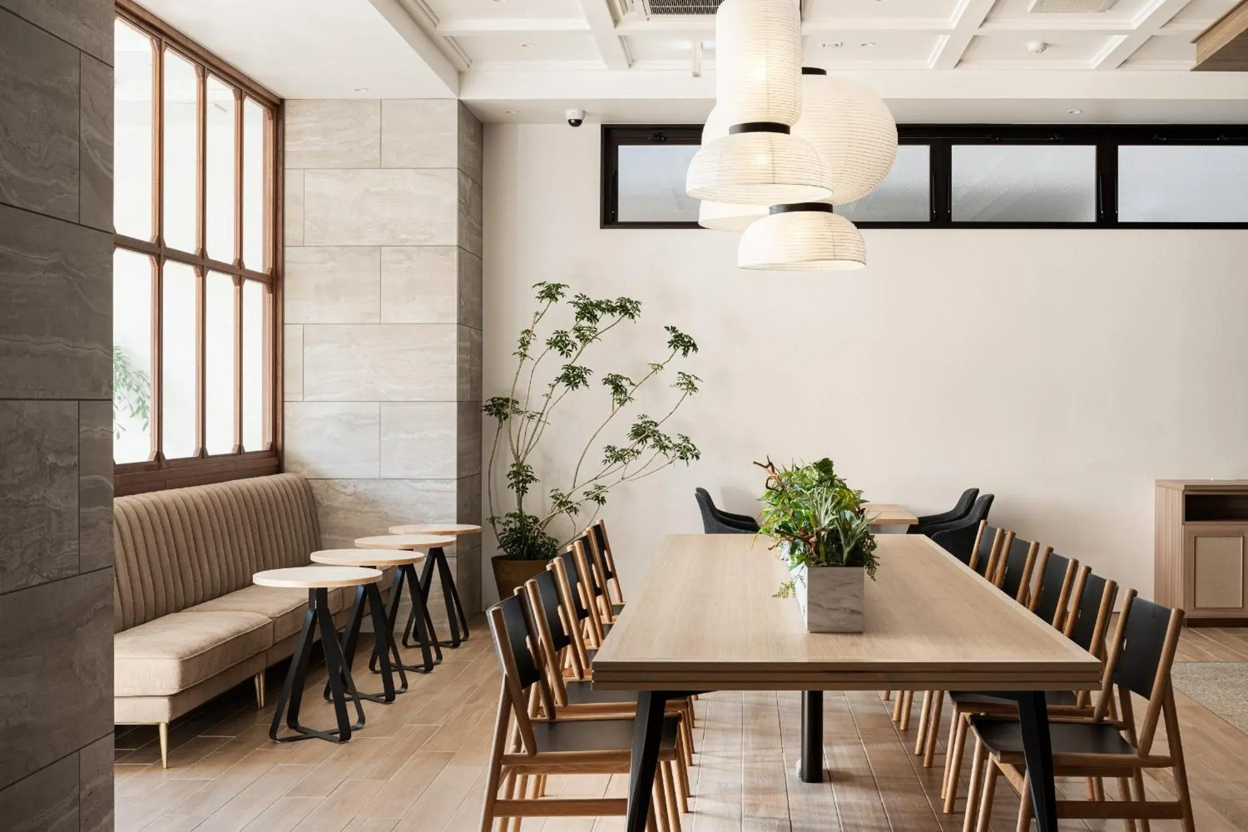 Lounge or bar in Nest Hotel Hiroshima Ekimae Lounge or bar in Nest Hotel Hiroshima Ekimae