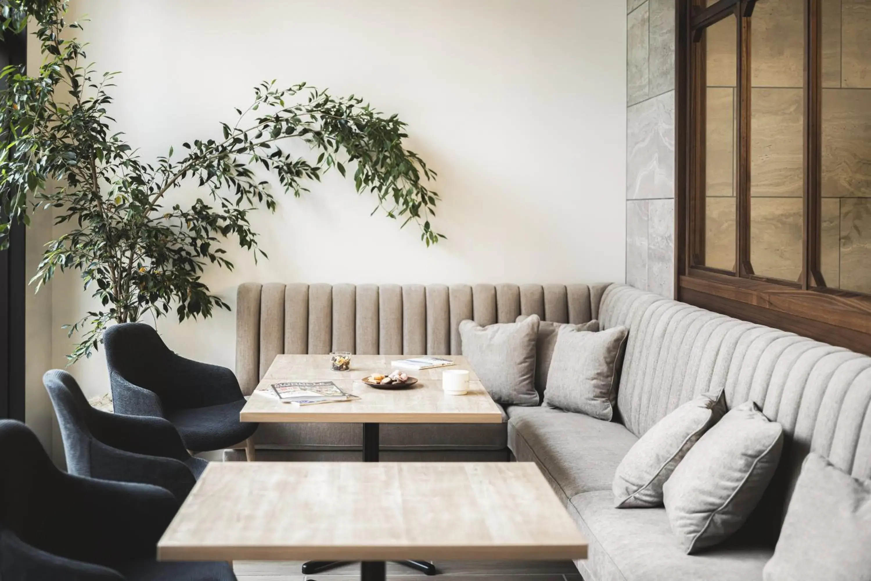 Lounge or bar in Nest Hotel Hiroshima Ekimae Lounge or bar in Nest Hotel Hiroshima Ekimae