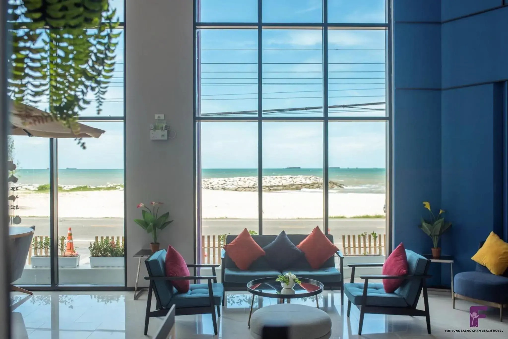 Lobby or reception in Fortune Saeng Chan Beach Hotel Rayong - SHA Plus Lobby or reception in Fortune Saeng Chan Beach Hotel Rayong - SHA Plus