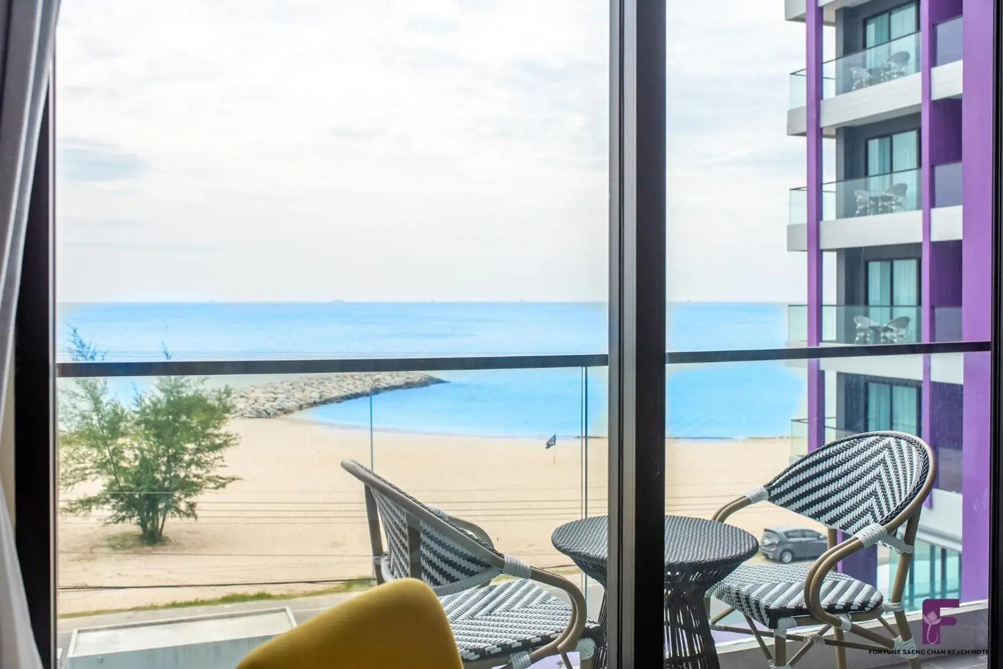 Inner courtyard view in Fortune Saeng Chan Beach Hotel Rayong - SHA Plus Inner courtyard view in Fortune Saeng Chan Beach Hotel Rayong - SHA Plus