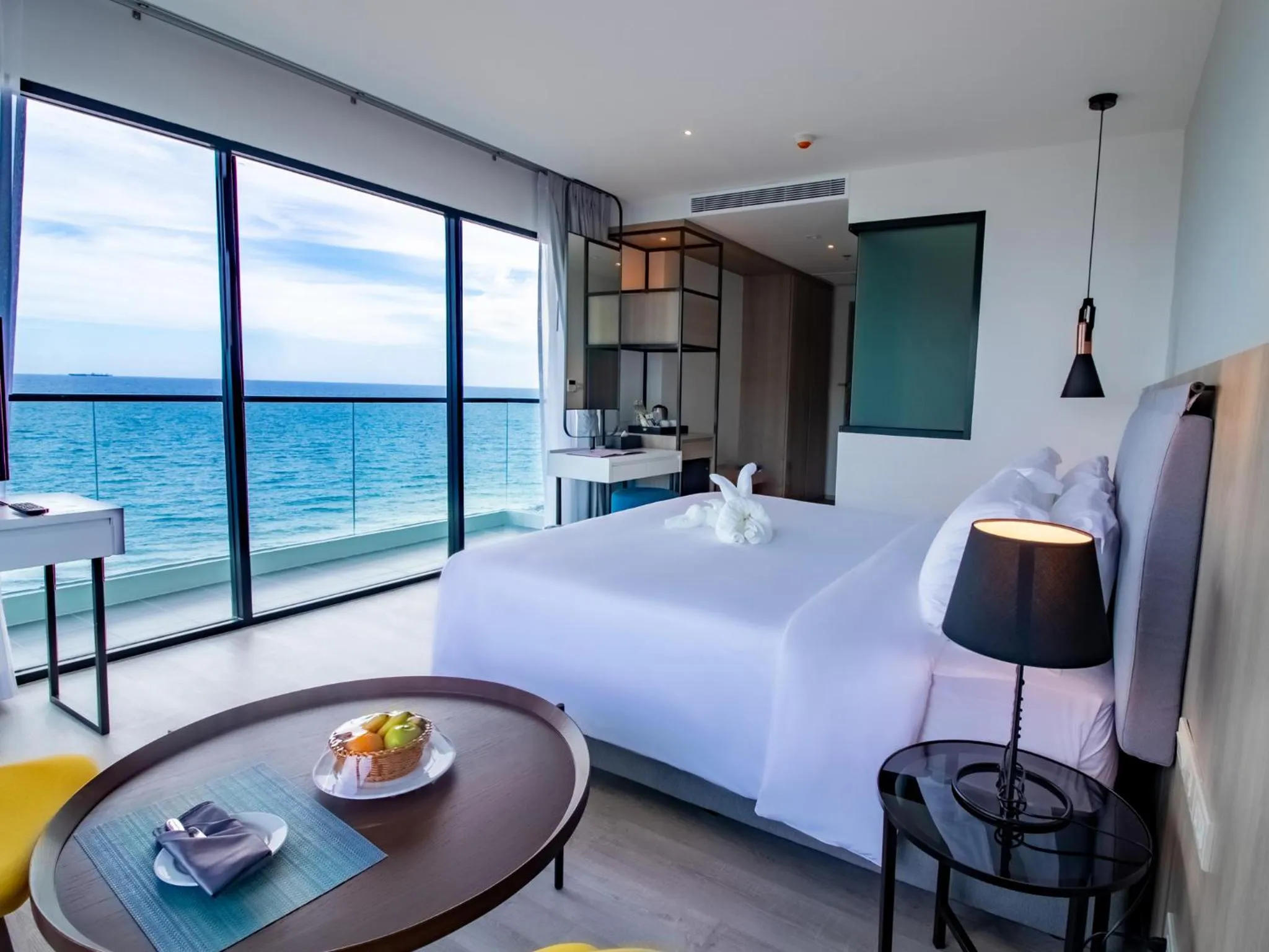 Sea view, Bed in Fortune Saeng Chan Beach Hotel Rayong - SHA Plus