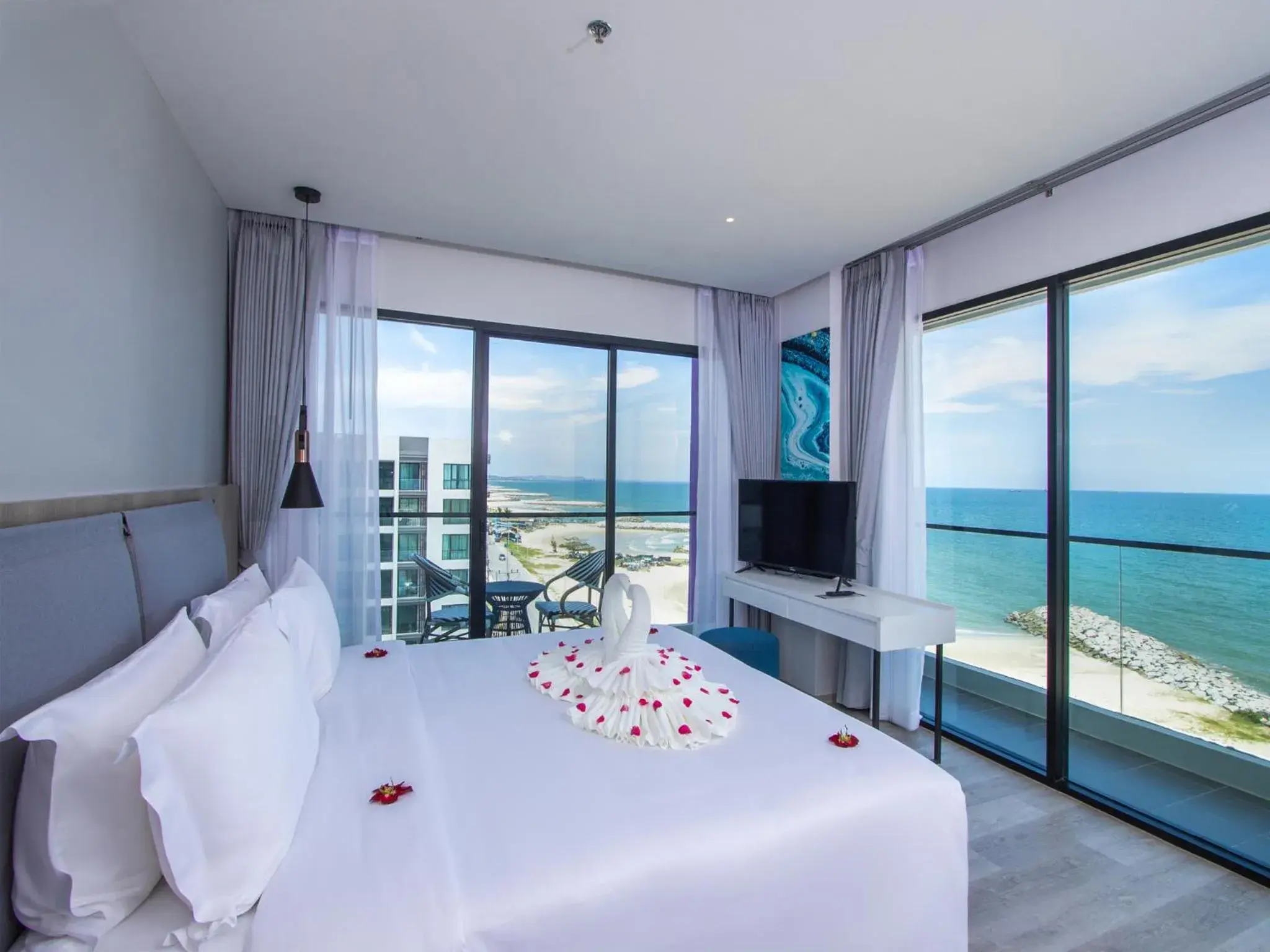 View (from property/room), Bed in Fortune Saeng Chan Beach Hotel Rayong - SHA Plus View (from property/room), Bed in Fortune Saeng Chan Beach Hotel Rayong - SHA Plus