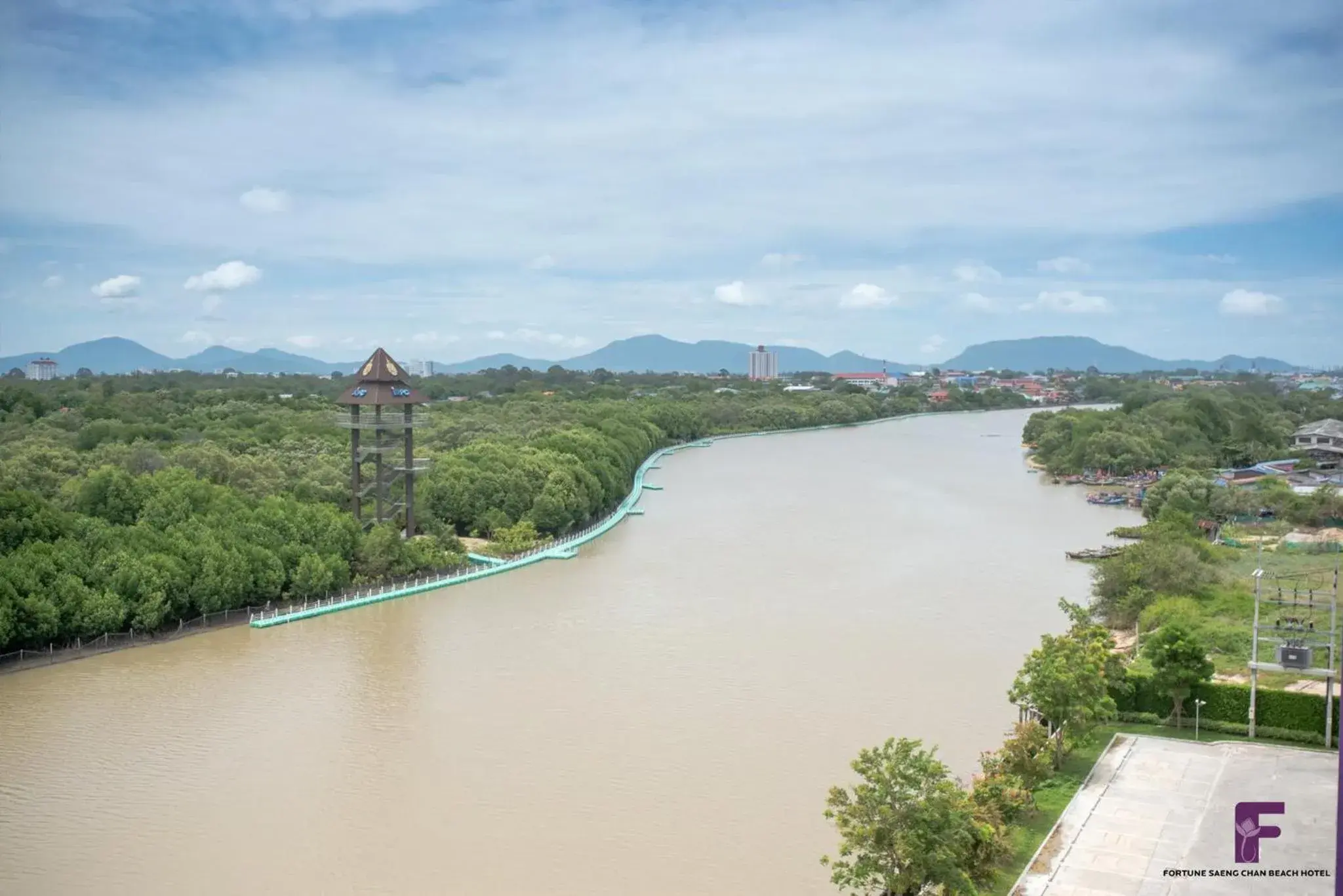 Inner courtyard view in Fortune Saeng Chan Beach Hotel Rayong - SHA Plus Inner courtyard view in Fortune Saeng Chan Beach Hotel Rayong - SHA Plus