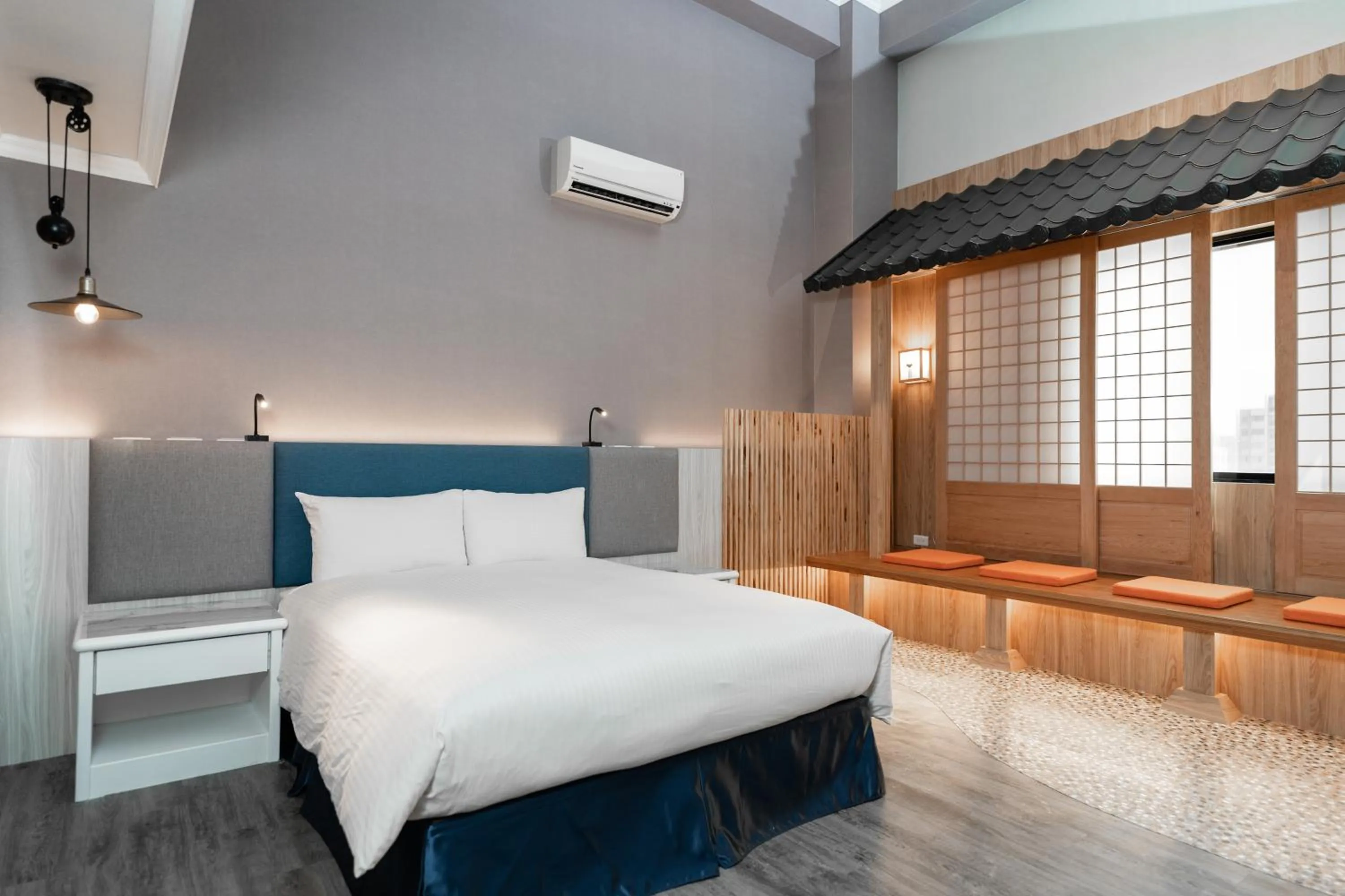 Photo of the whole room, Bed in Fu Hsiang Hotel