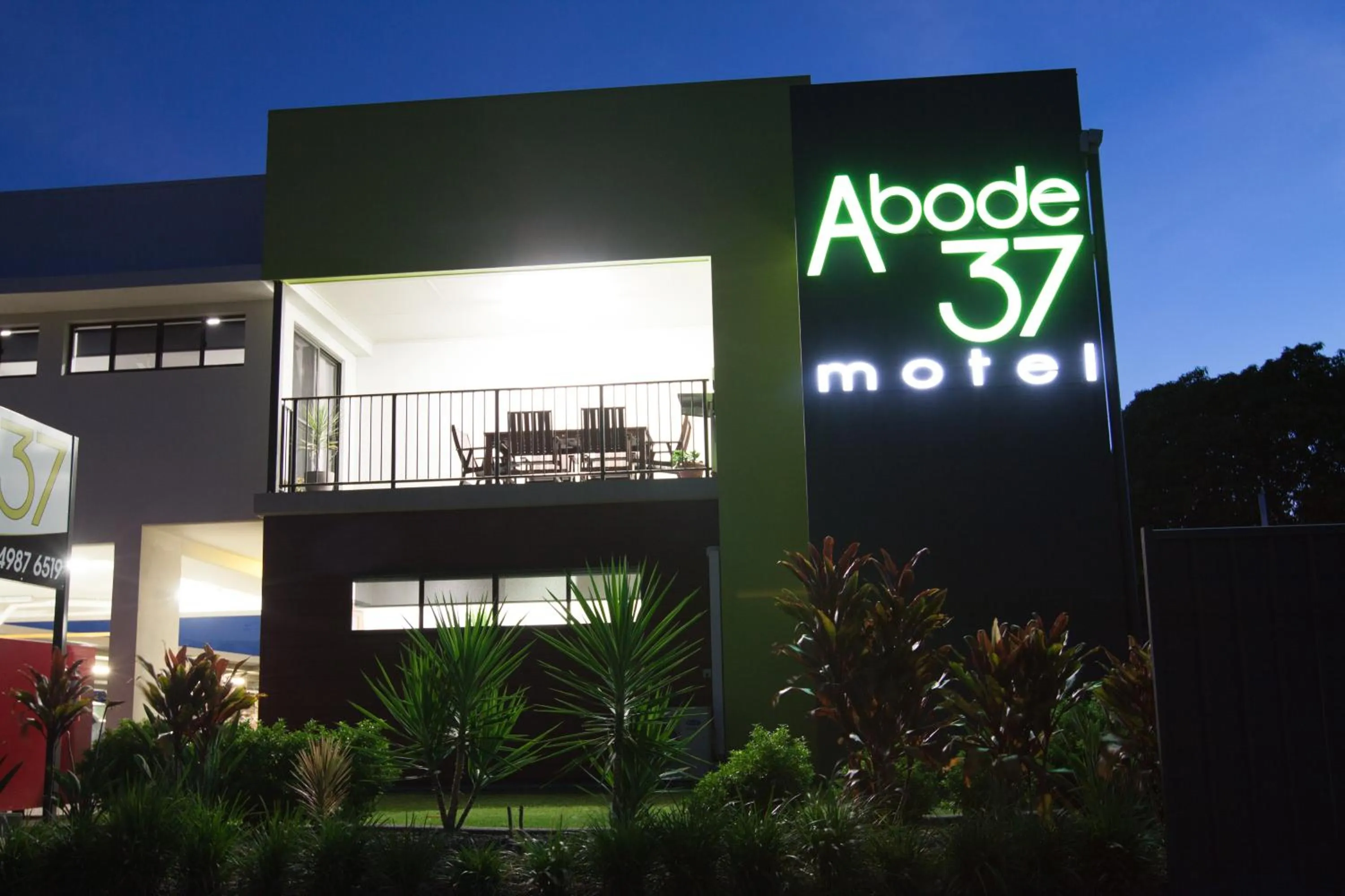 Property building in Abode37 Motel Emerald