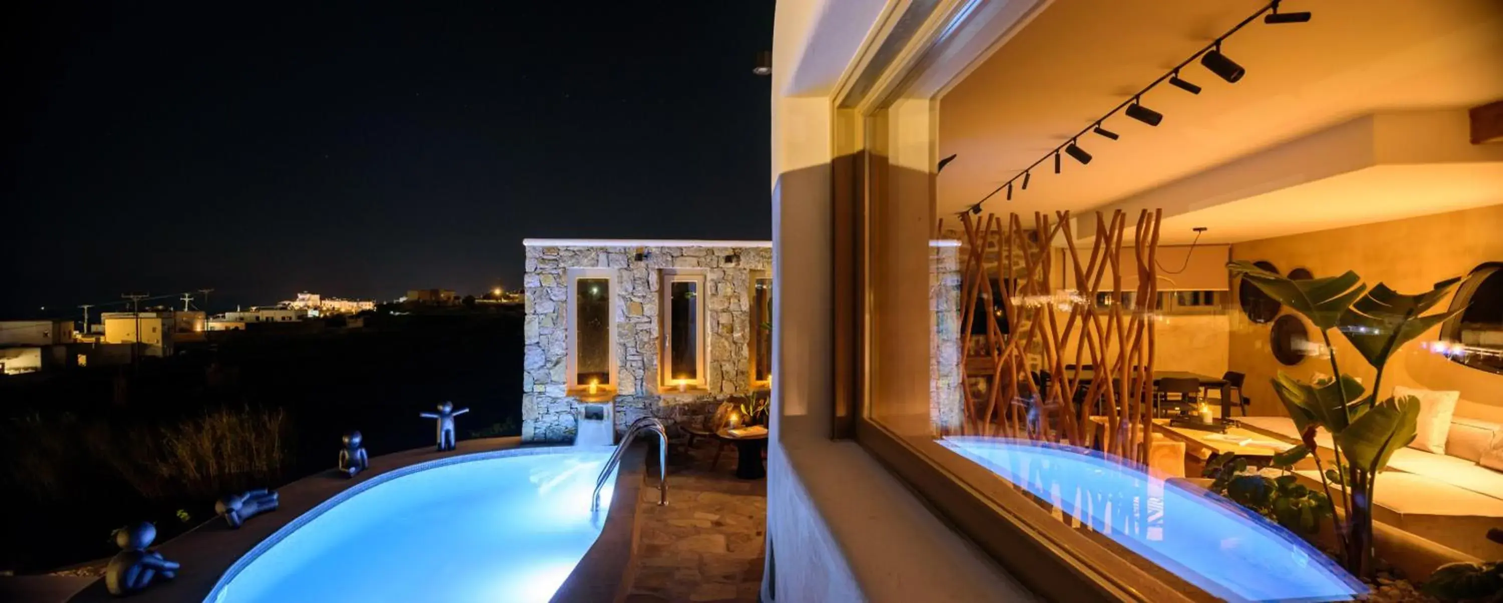 Pool view in Vrachos Suites Mykonos Pool view in Vrachos Suites Mykonos