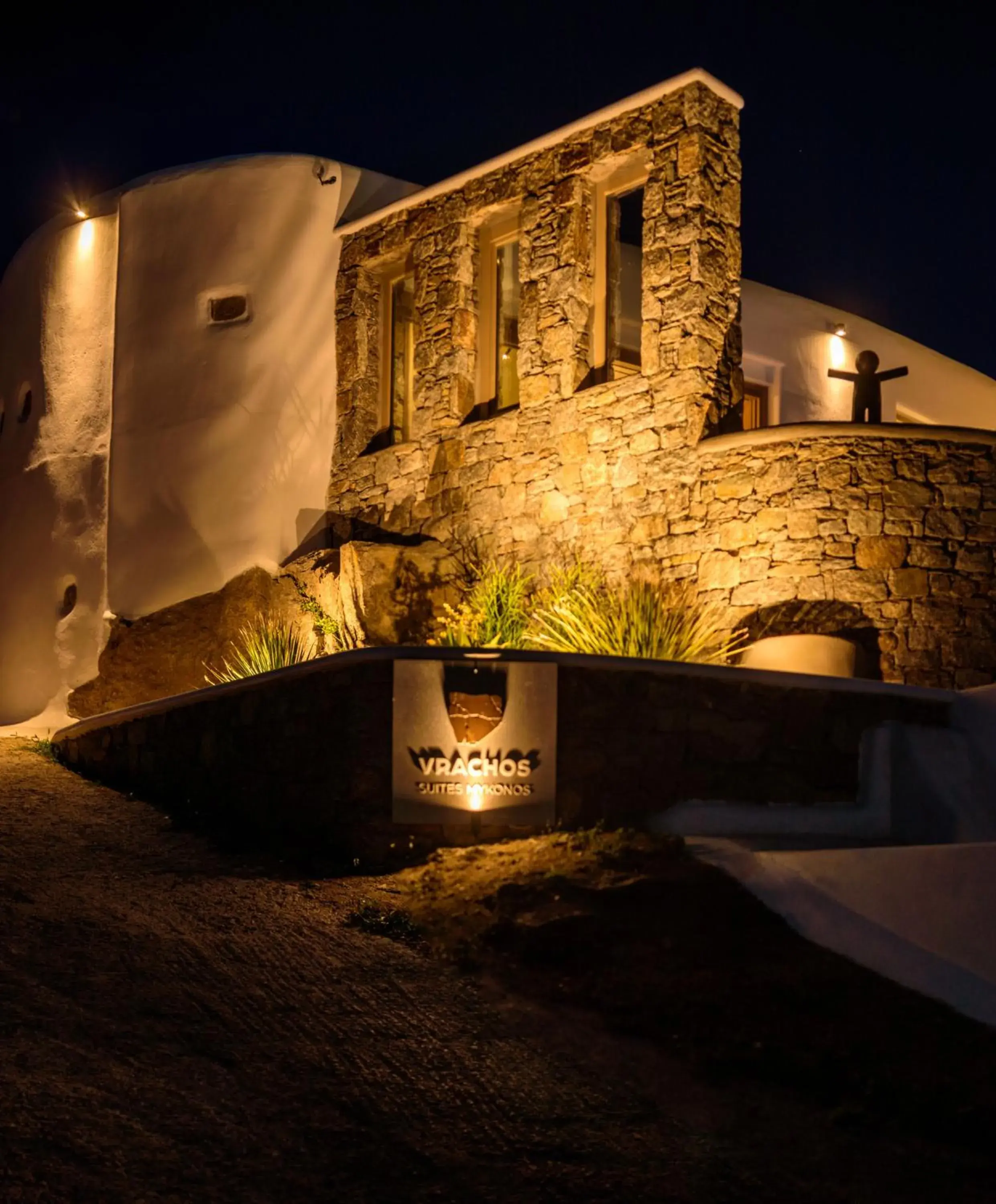 Facade/entrance in Vrachos Suites Mykonos Facade/entrance in Vrachos Suites Mykonos
