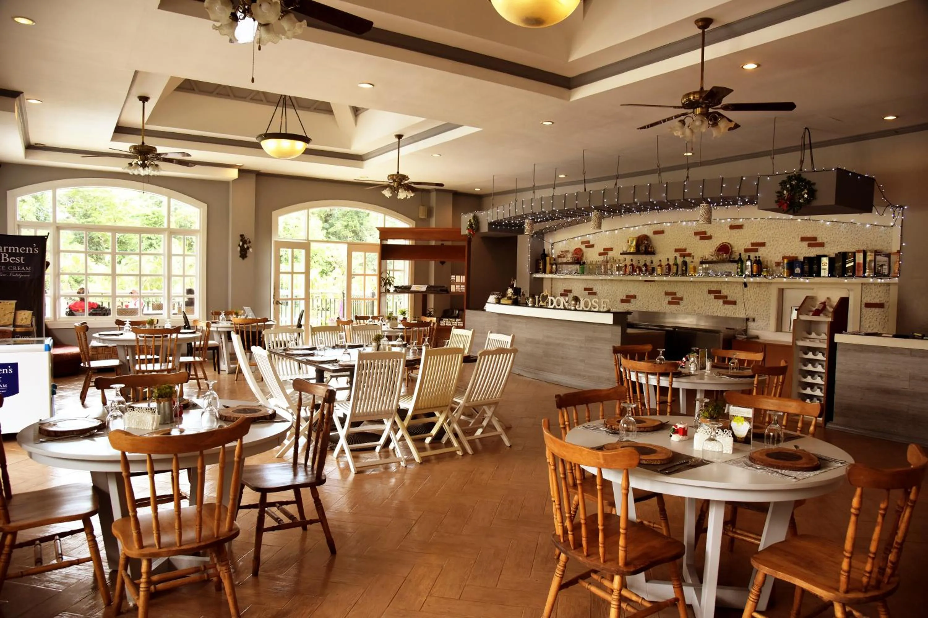 Drinks in Forest Crest Nature Hotel and Resort Powered by ASTON