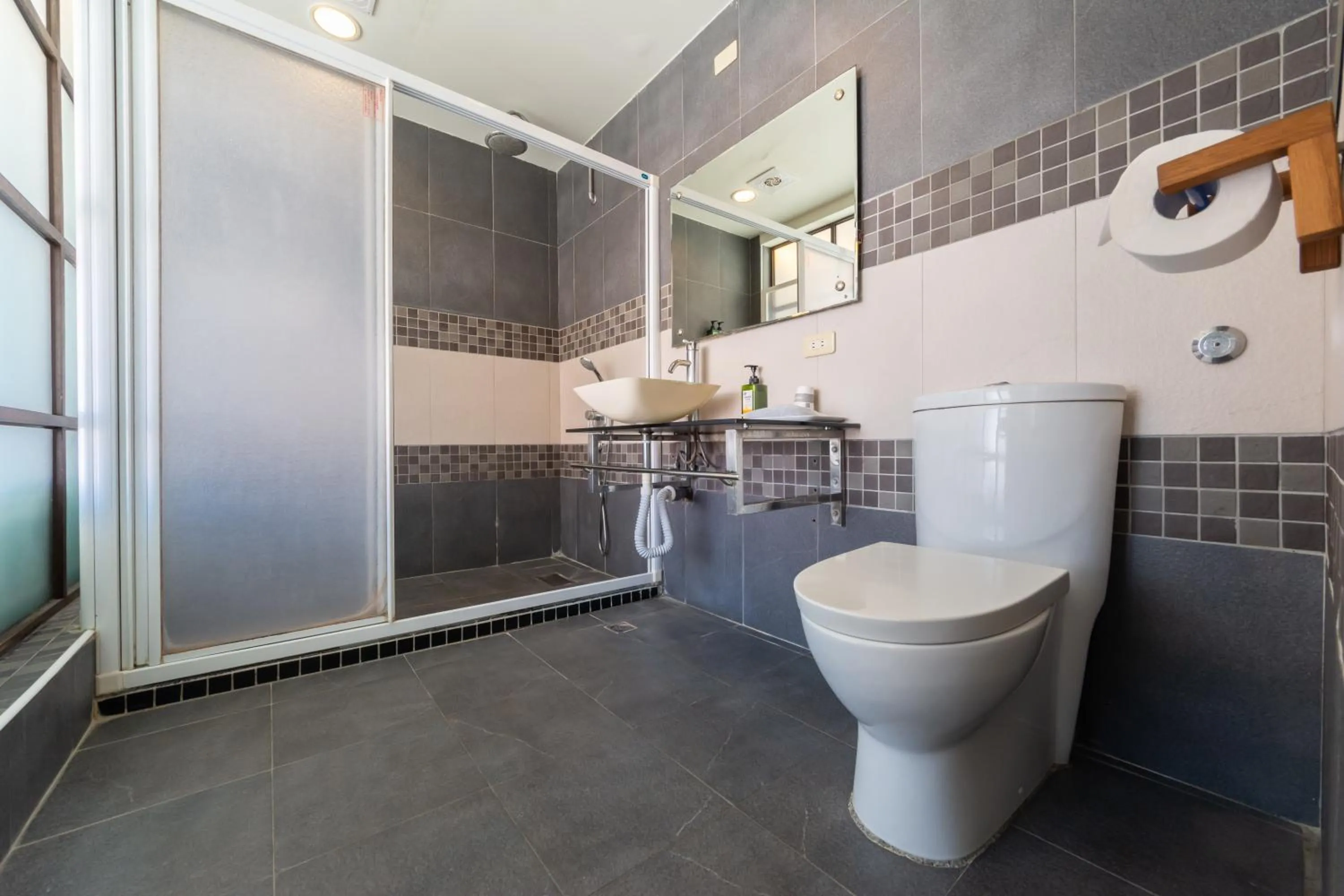 Bathroom in Lanhiwan Inn