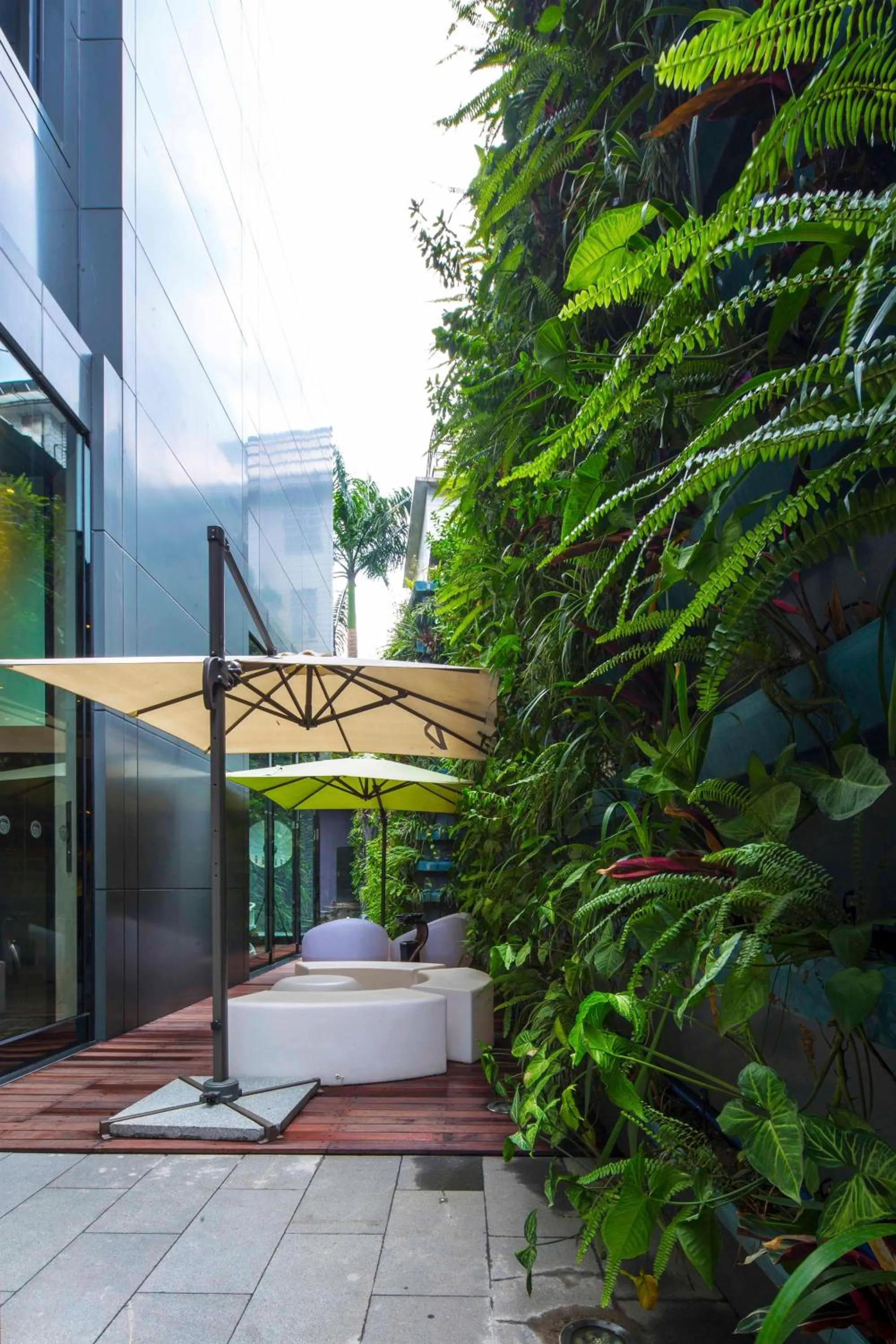 Patio in Paco Hotel Tаojin Metro Guangzhou