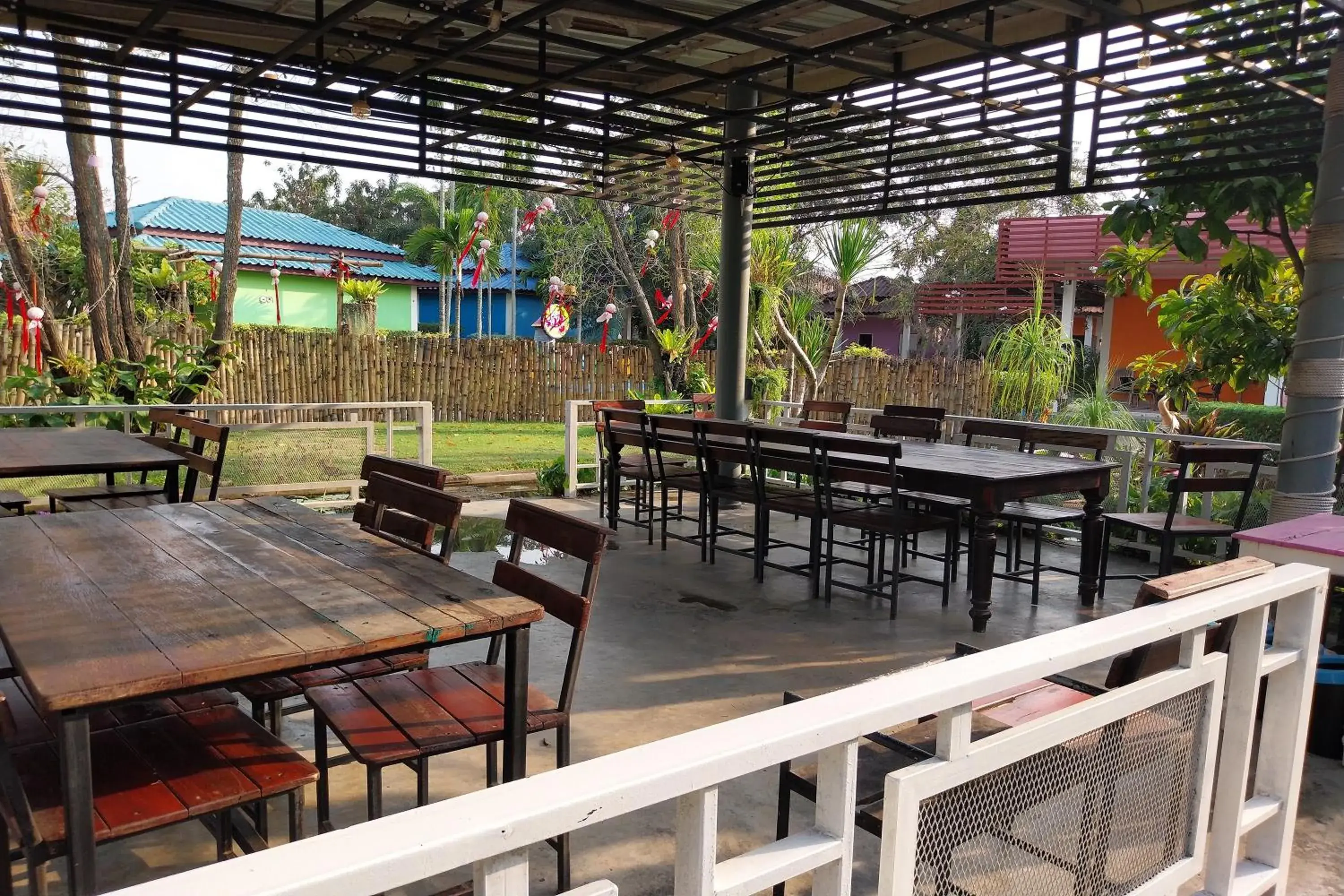 Restaurant/places to eat in Review Resort Restaurant/places to eat in Review Resort