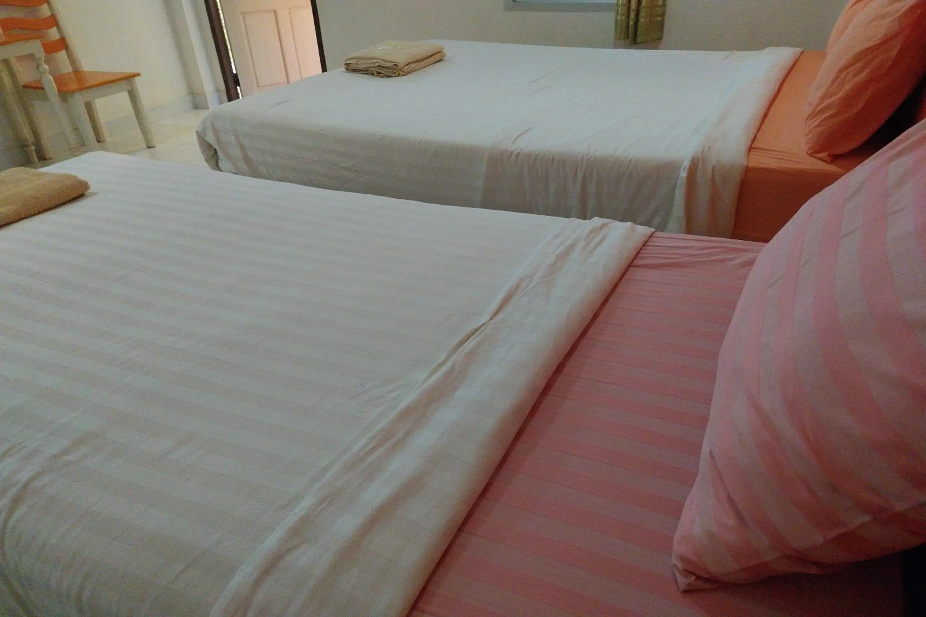 Bedroom, Bed in Review Resort Bedroom, Bed in Review Resort
