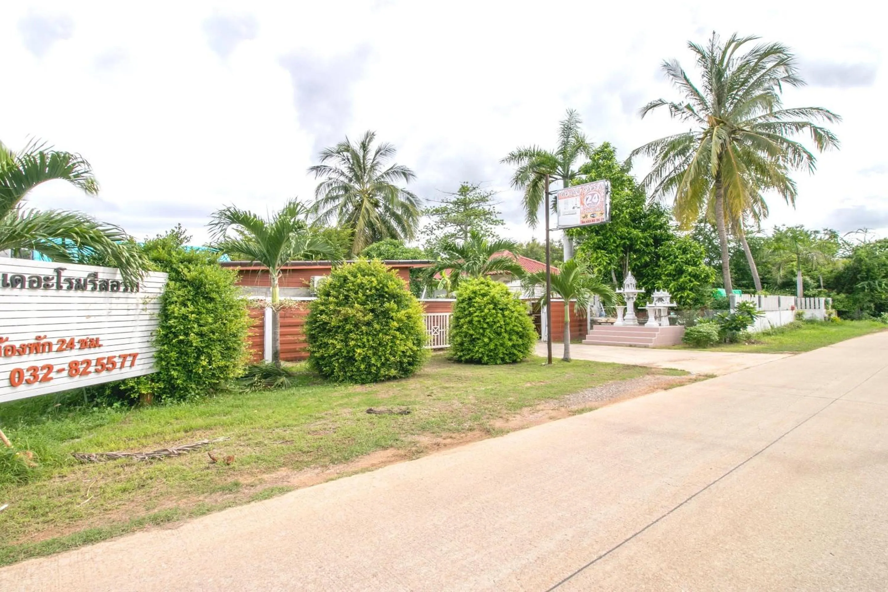 Facade/entrance in The Rome Resort