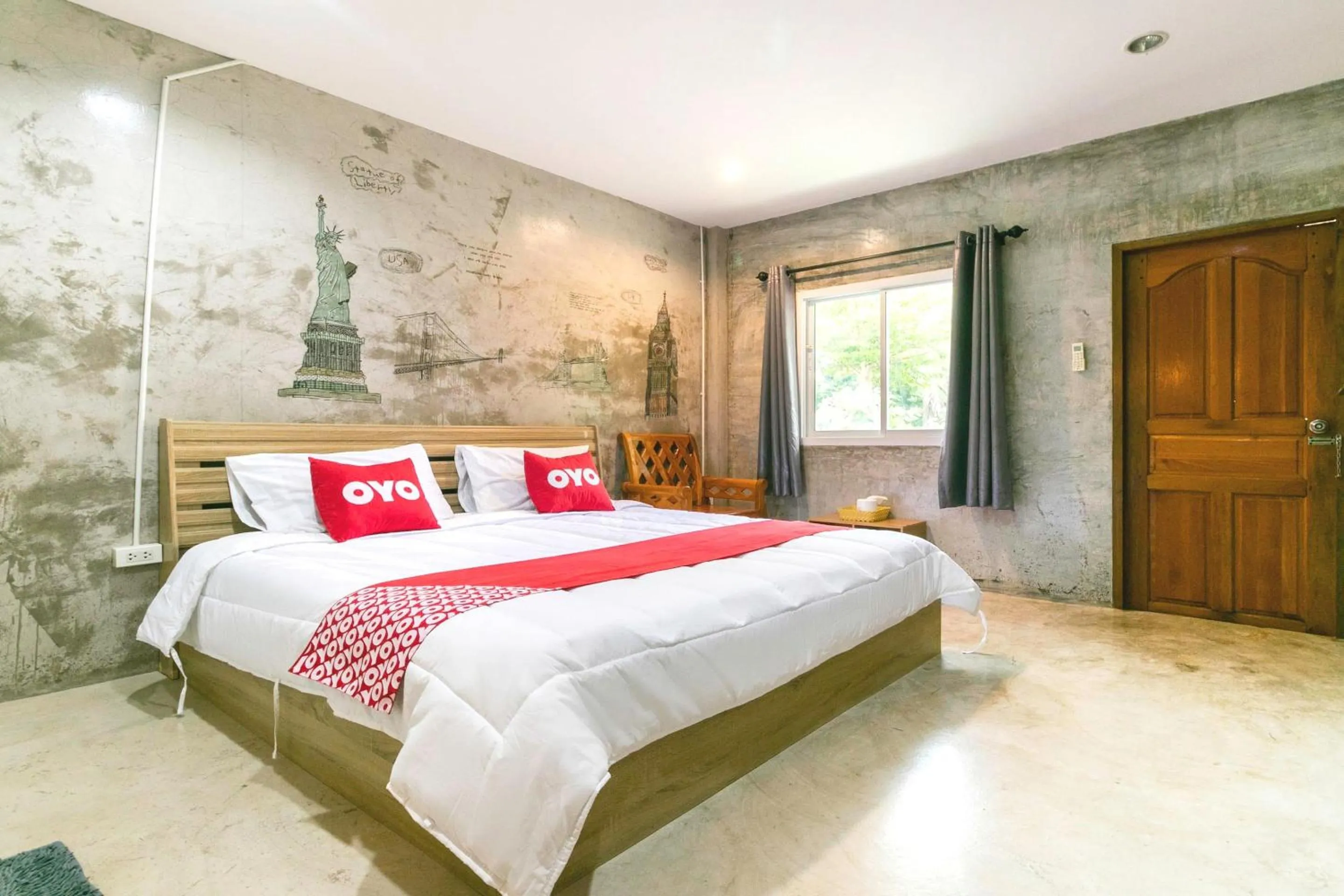 Bedroom, Bed in The Rome Resort