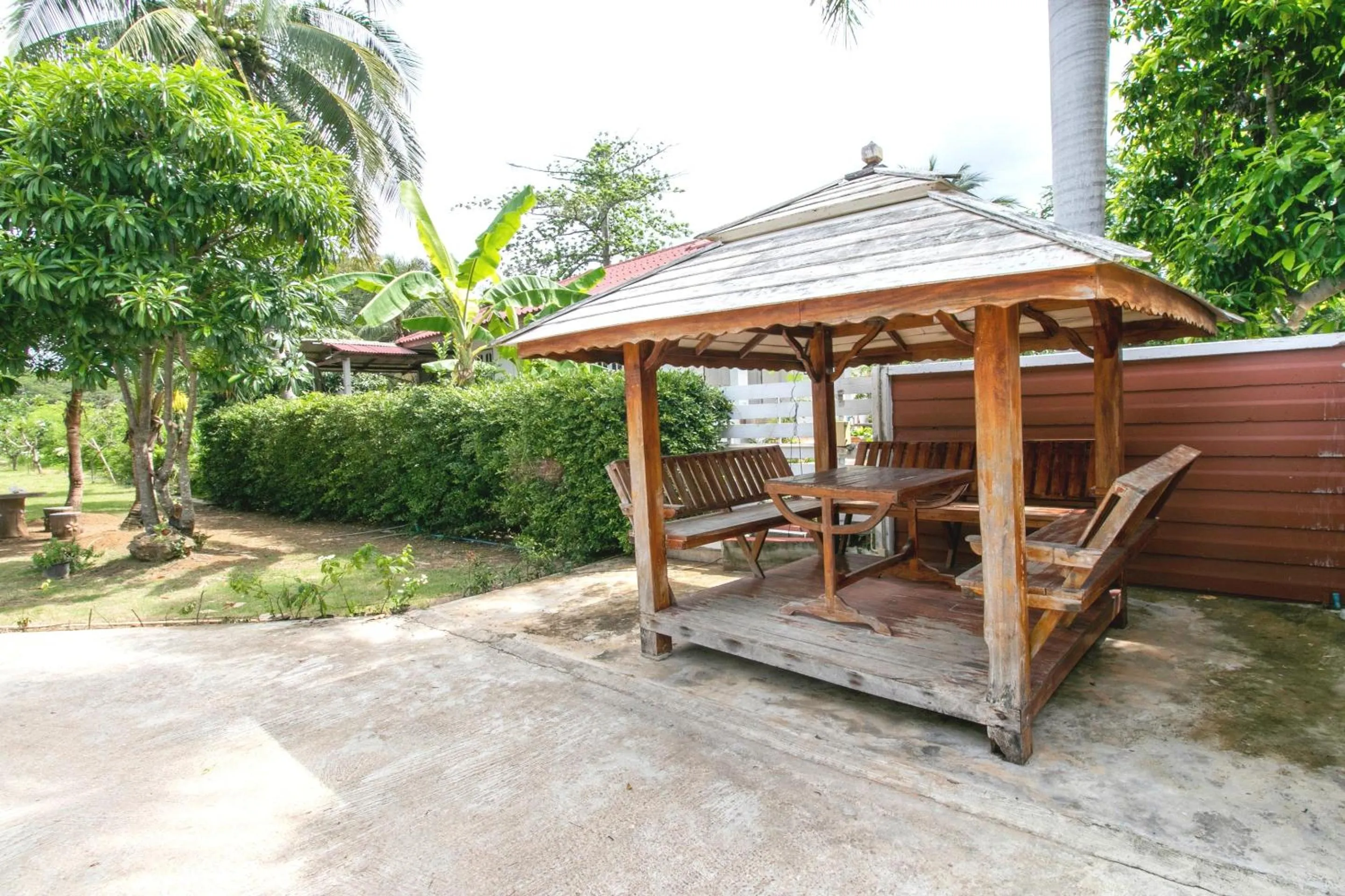 Garden in The Rome Resort