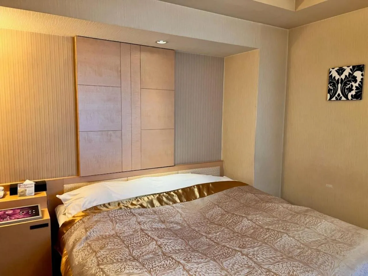 Bed in Hotel Opus -Adult only-