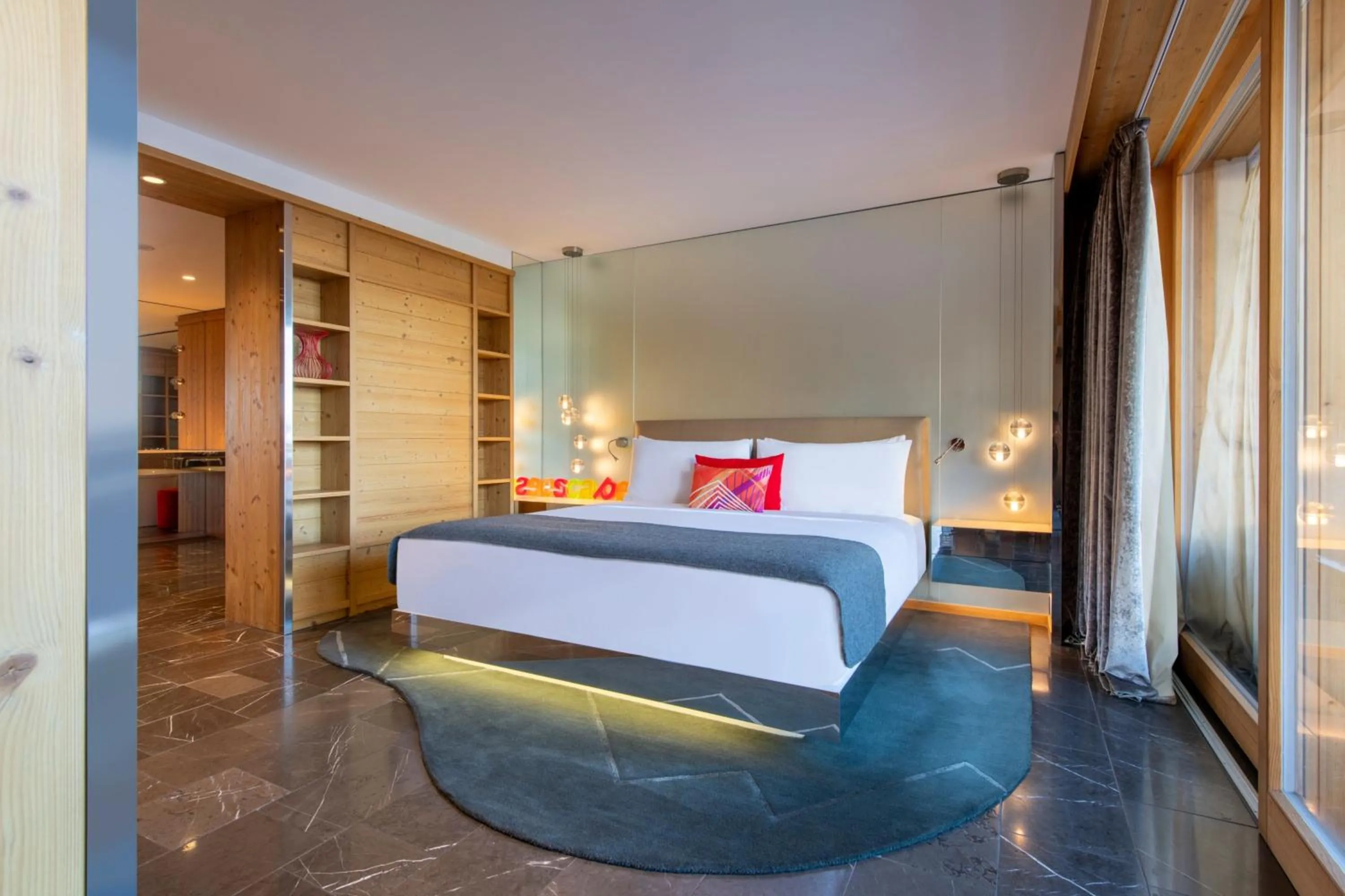 Photo of the whole room, Bed in W Verbier