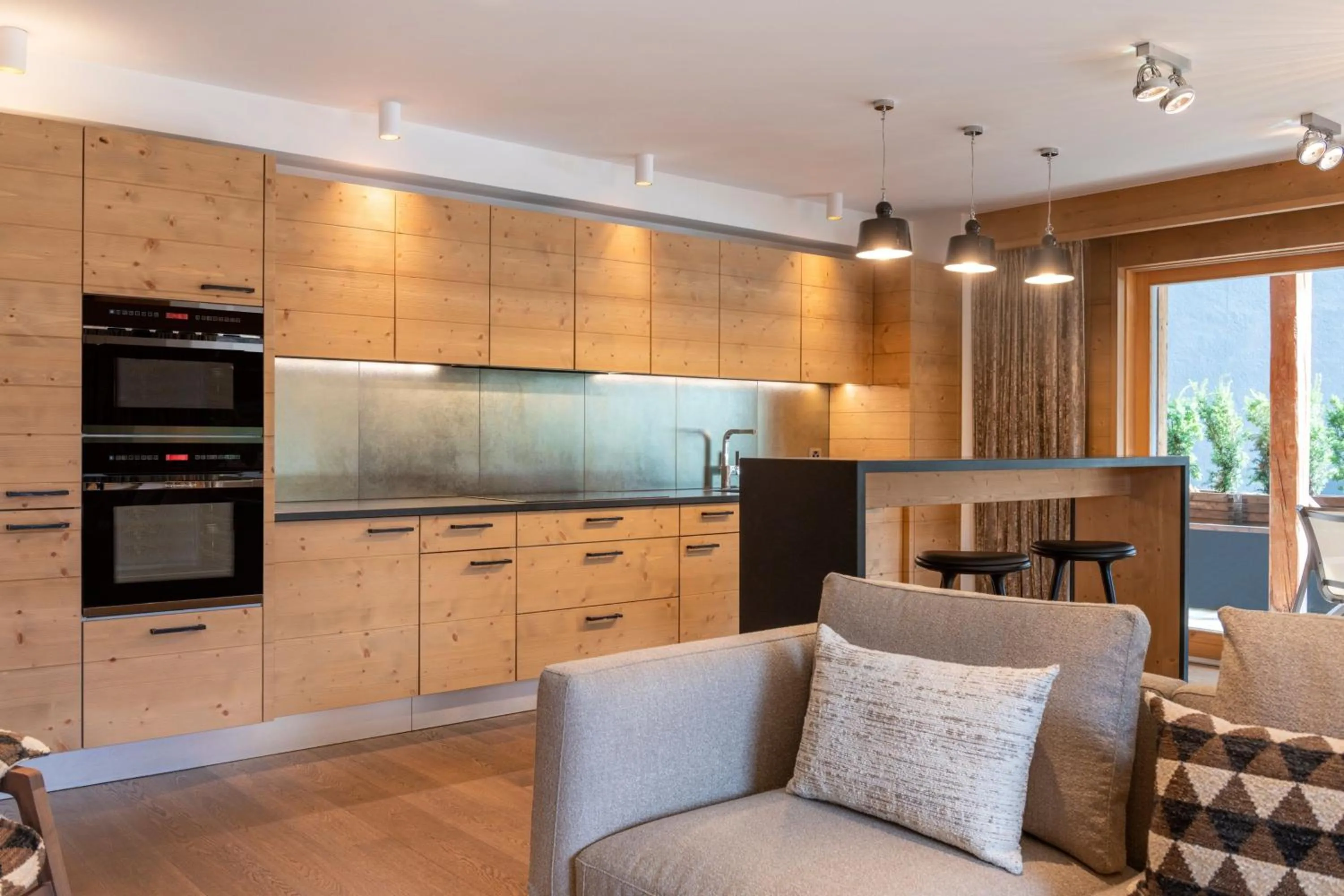 Photo of the whole room in W Verbier