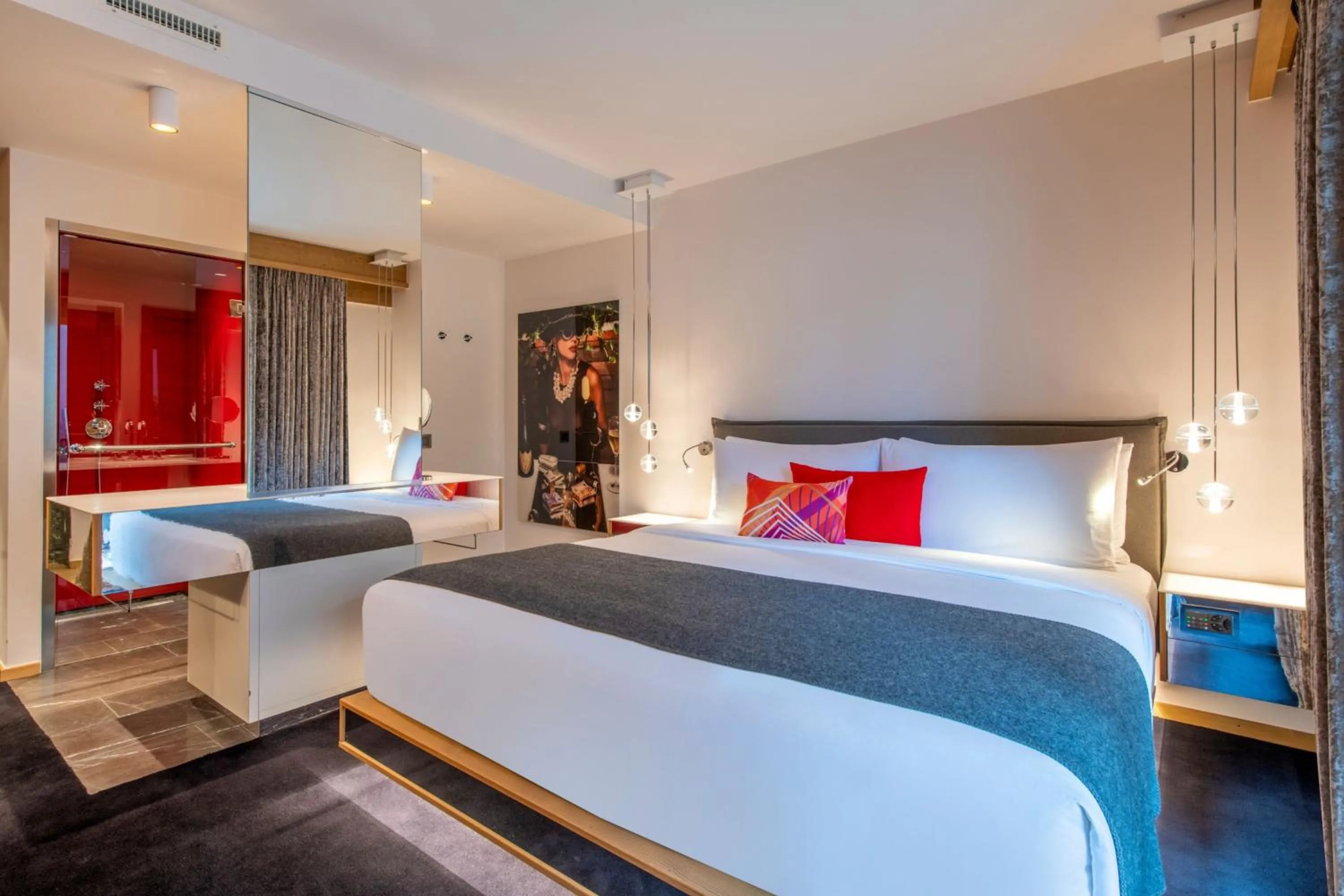 Photo of the whole room, Bed in W Verbier