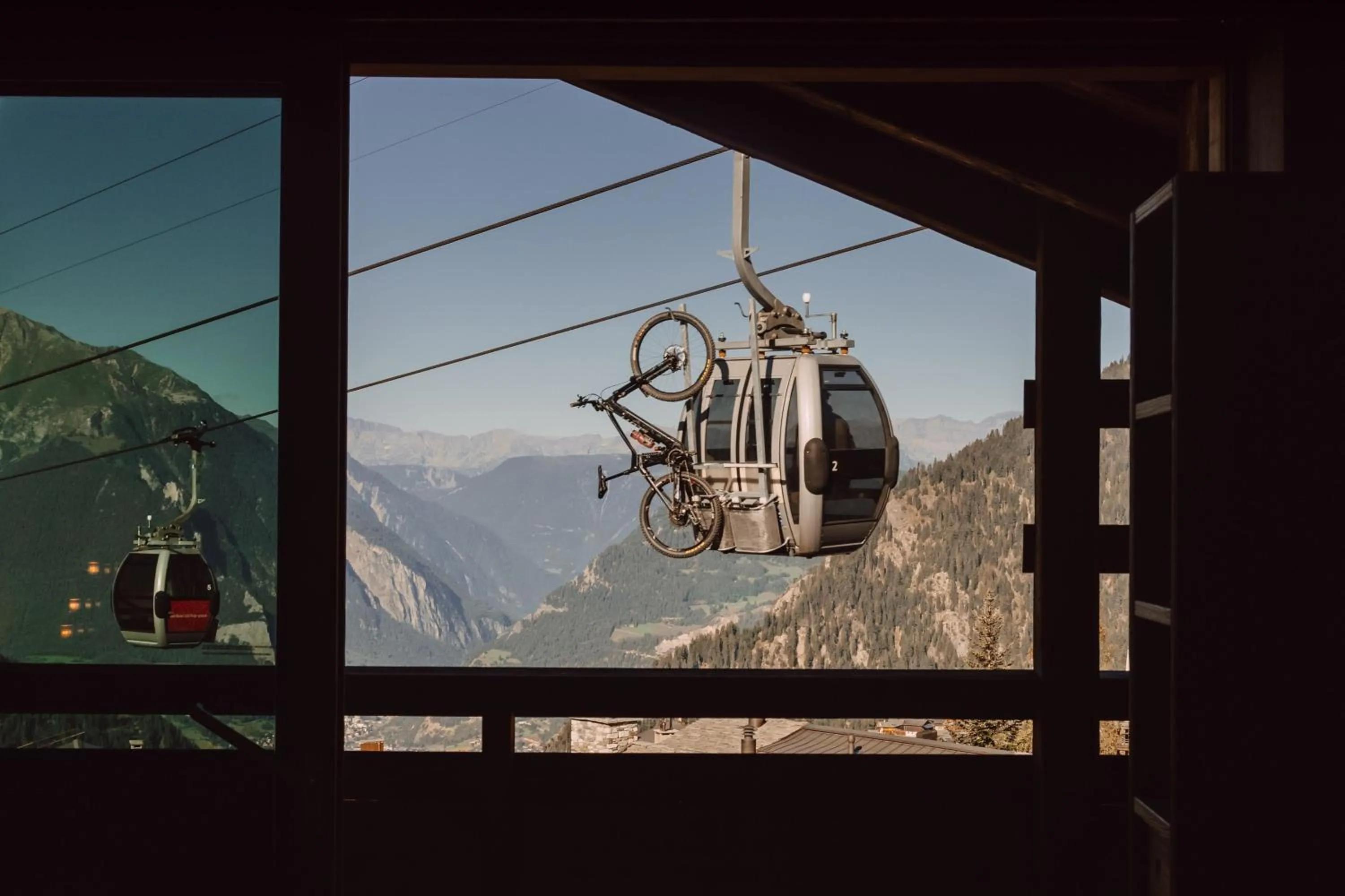 Photo of the whole room in W Verbier