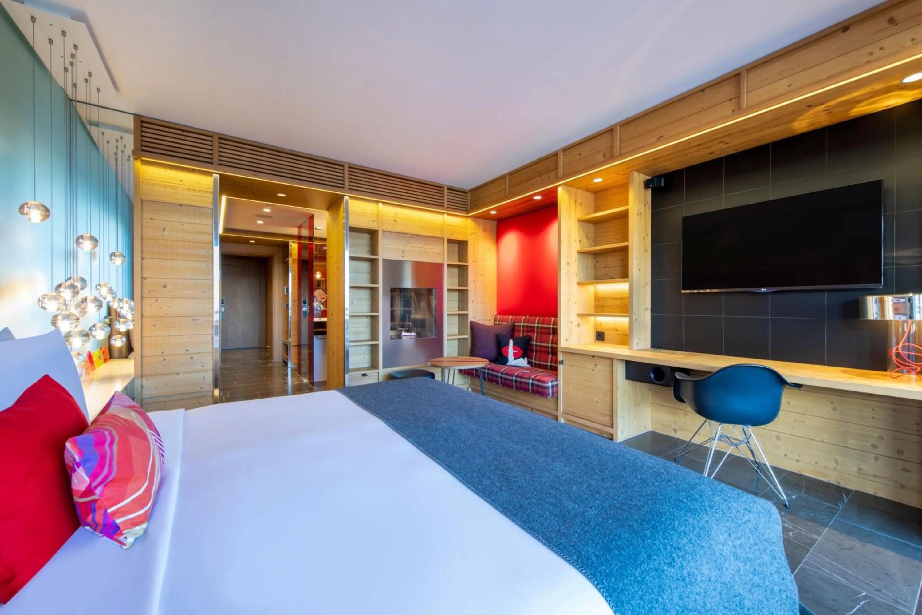 Photo of the whole room, Bed in W Verbier